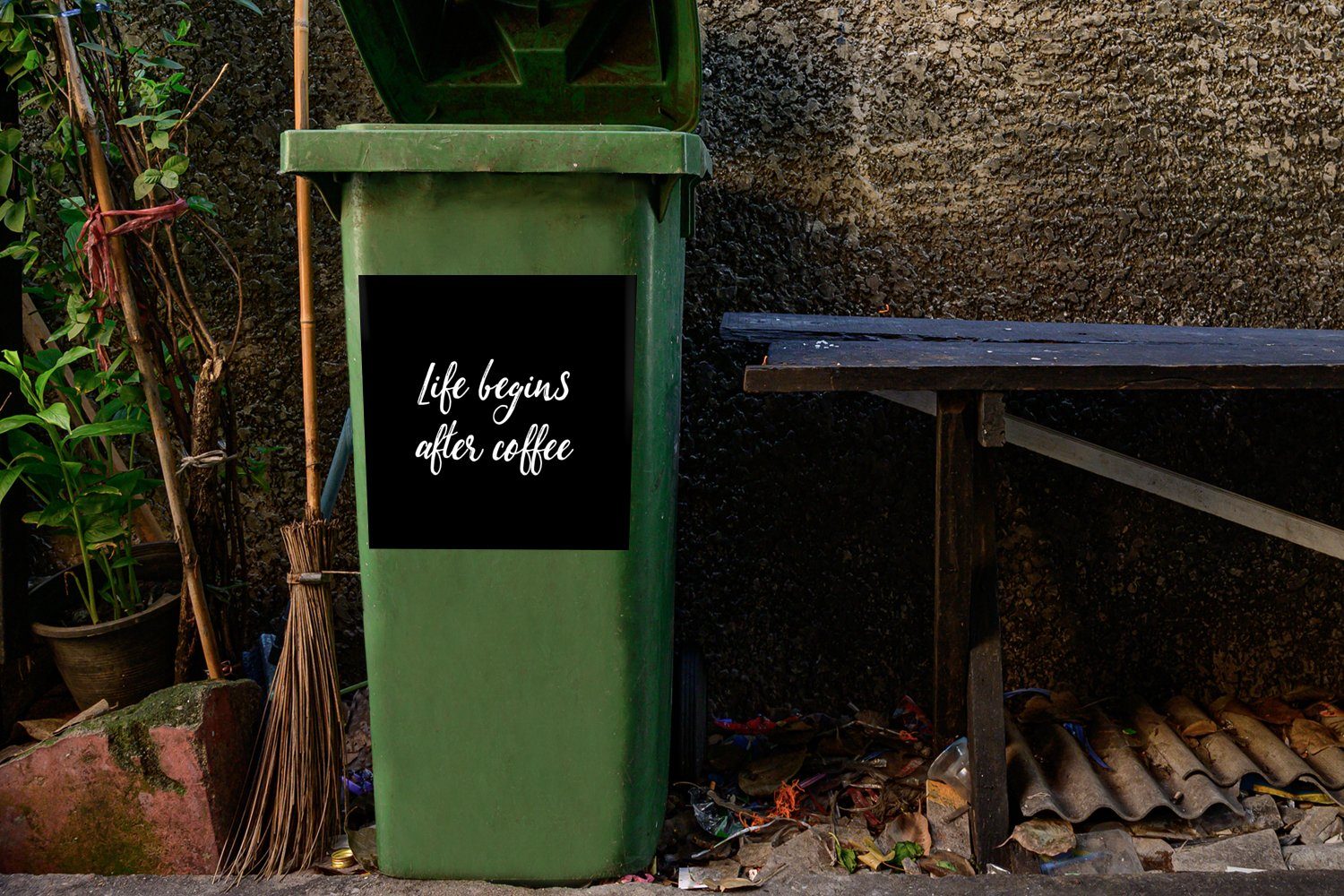 Kaffee Kaffee Das (1 beginnt nach Leben Sticker, Container, - dem Zitate MuchoWow Wandsticker St), Abfalbehälter - Mülleimer-aufkleber, Mülltonne, - Sprichwörter