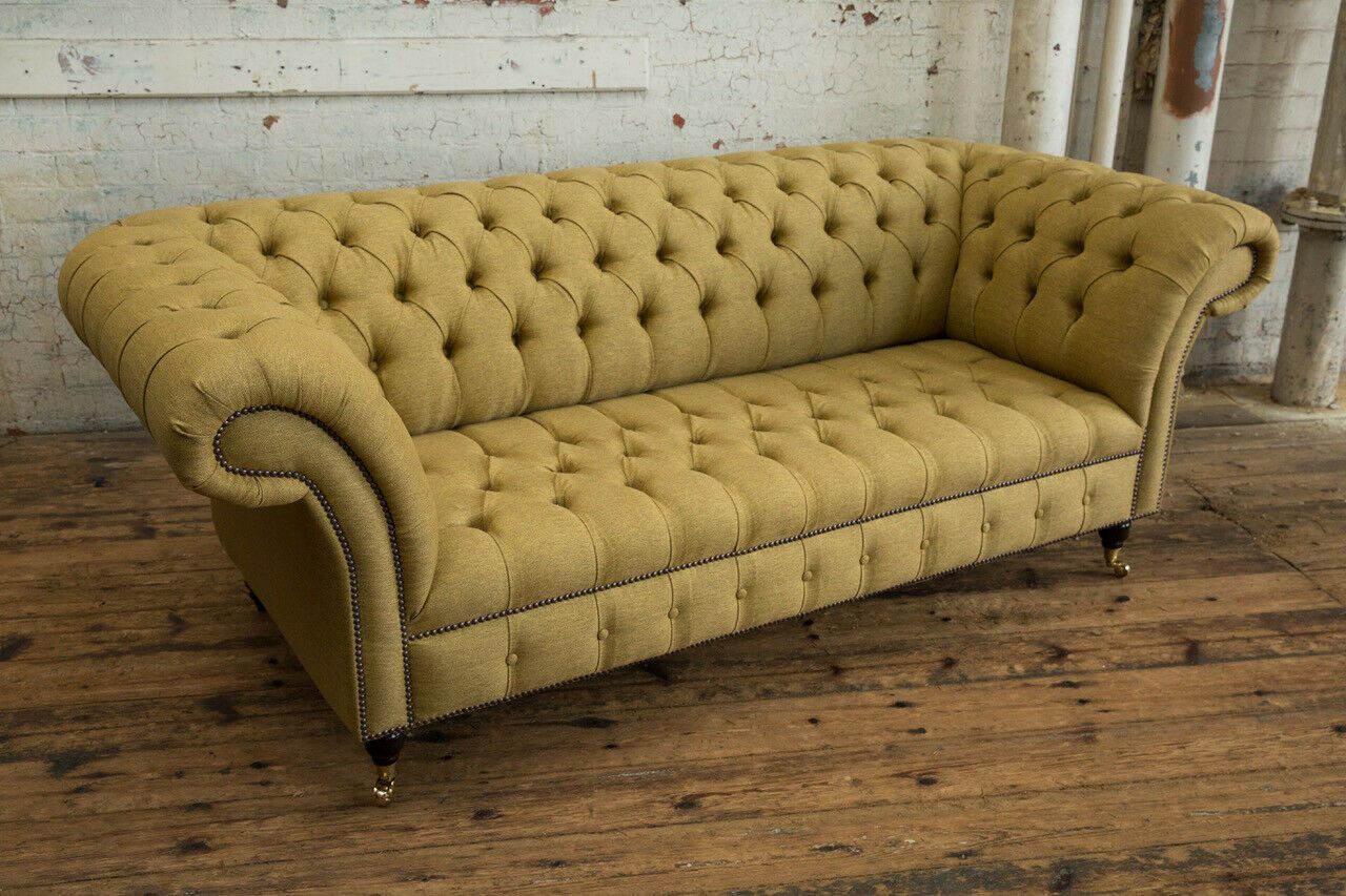Xlmoebel Chesterfield-Sofa Gelbes Polstersofa mit luxuriösem Design und großzügigen Sitzflächen, Hergestellt in Europa