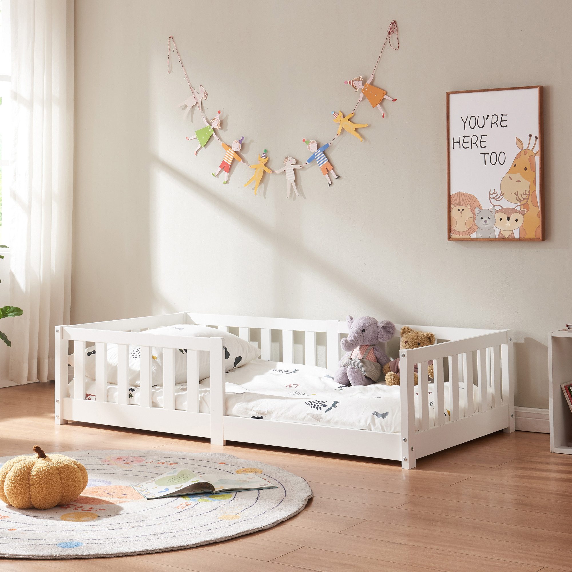 en.casa Kinderbett, »Tanna« mit Rausfallschutz 80x160 cm Montessori Kiefernholz Weiß