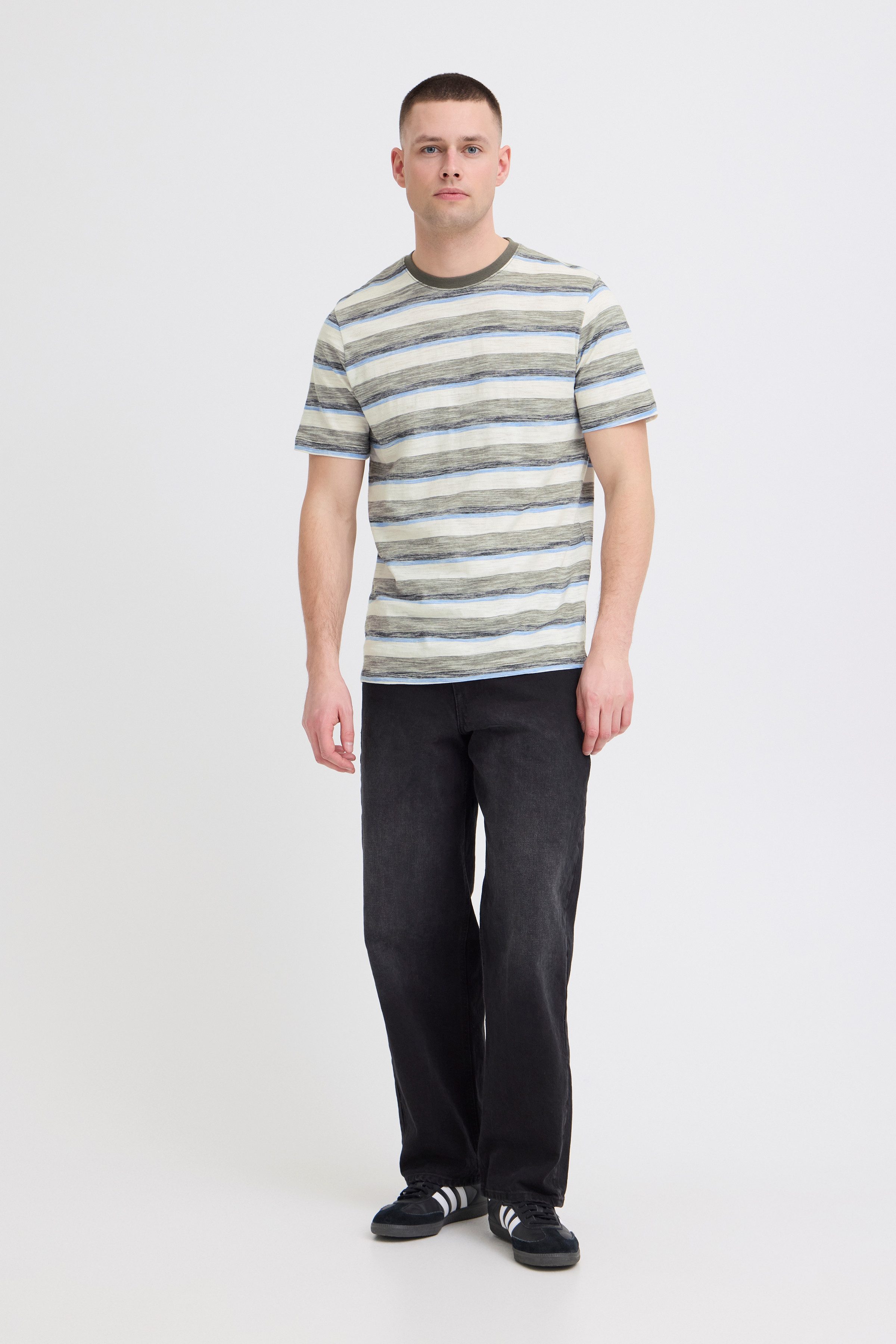 Blend T-Shirt BHKOBE STRIPE S/S TEE mit geringelter und gestreifter Optik, Regular Fit, ohne Verschluss – Bild 5 von 5
