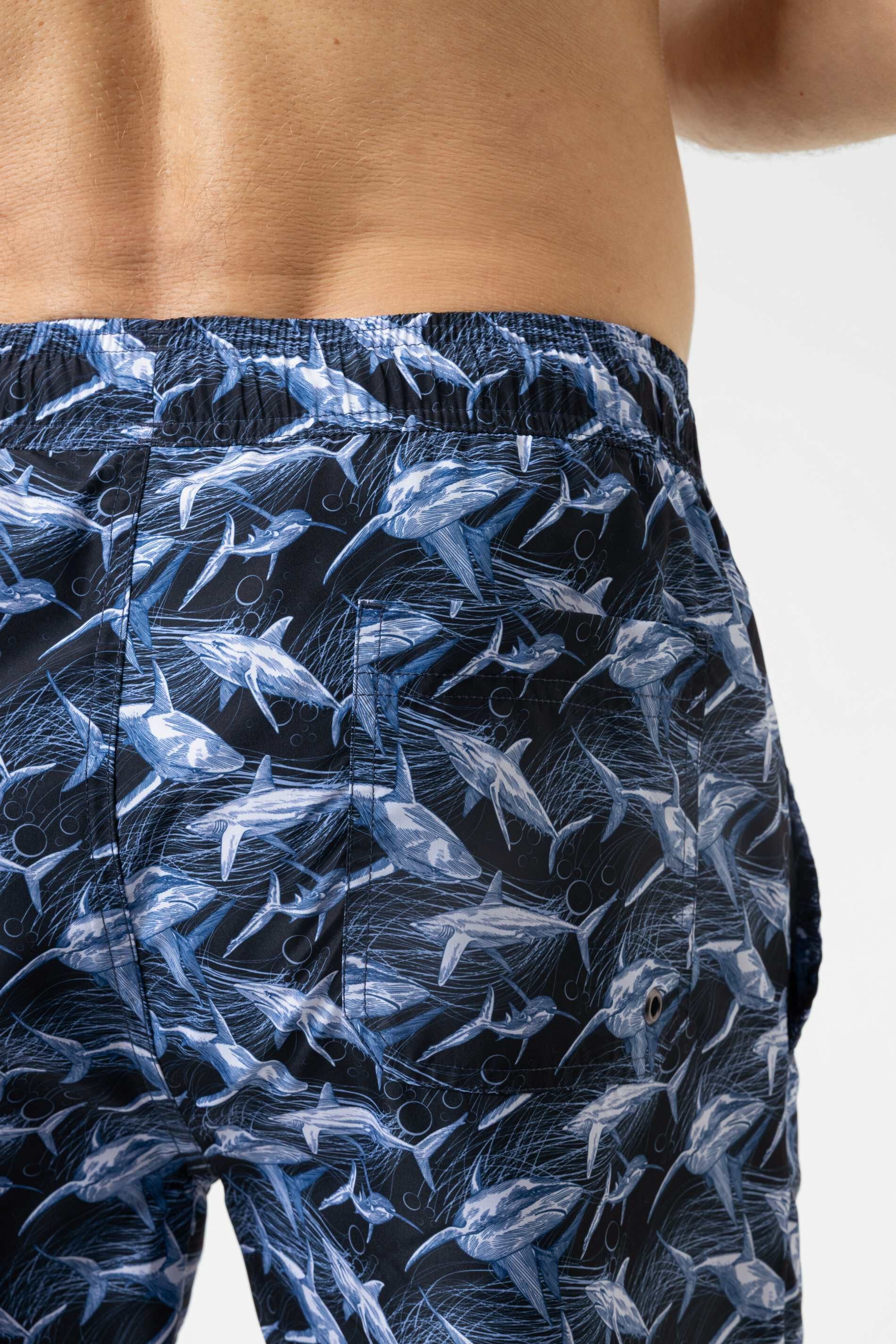 Mey Badeshorts Mey Herren Badeshorts Serie Shark Frenzy mit Print (1-St) Lässige Badeshorts mit Print, Chlorecht