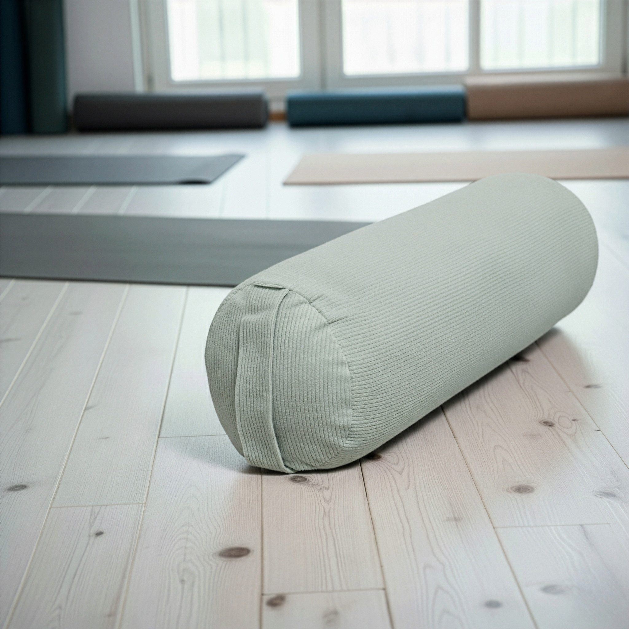 Yogistar Yogakissen Yoga-Bolster yin - rund - Cord, Hochwertiges Yoga-Bolster mit waschbarem Cord-Bezug.