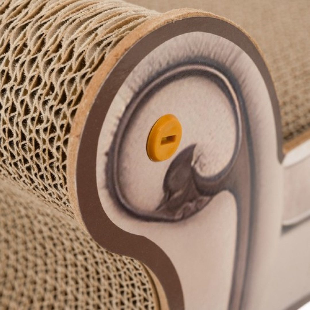 Purlov Kratzpappe Katzenkratzer-Sofa mit stabiler Konstruktion und elegantem Design., (Kratzbaum mit Sofa-Design, ideal für Katzen jeder Größe., Inklusive Kratzbaum und Montagezubehör für einfache Installation), Kombination aus Sofa und Kratzbaum für Komfort und Funktionalität.