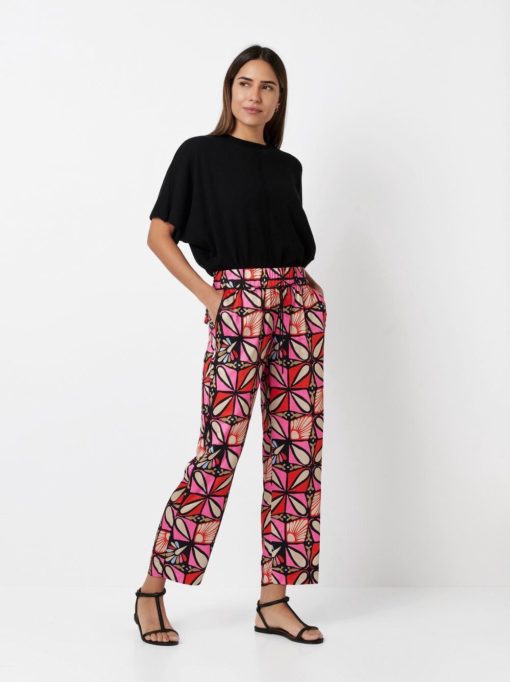 TONI Chinohose Pia mit buntem Ethno-Muster günstig online kaufen