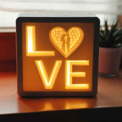 CiM LED Lichtbox 3D Papercut SQUARE - Love, LED fest integriert, Warmweiß, 16x5x16cm, Shadowbox, Wohnaccessoire, Nachtlicht, kabellose Dekoration