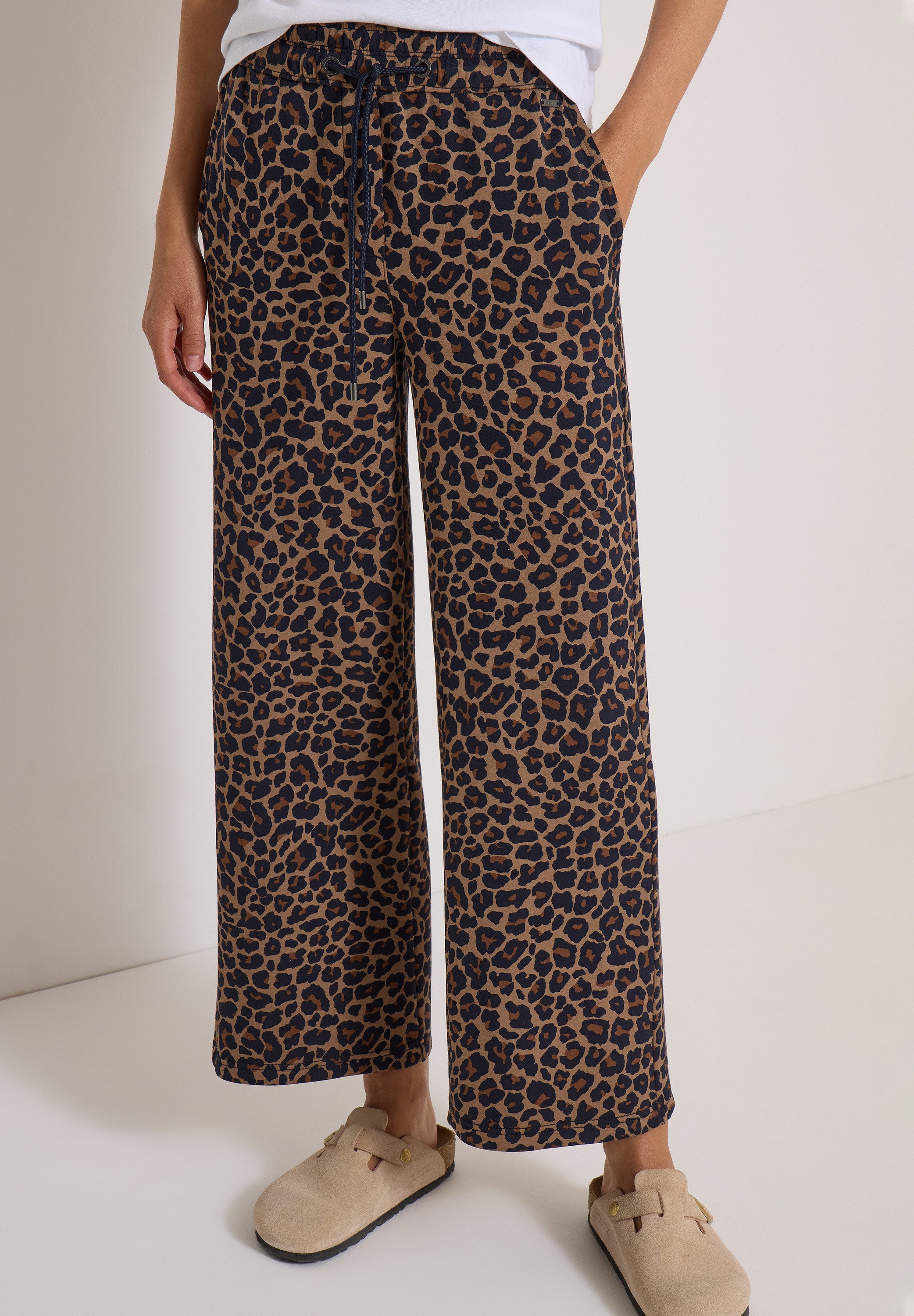 CECIL Stoffhose Style Neele Viskosemix in Silk-Touch-Qualität, Elastikbund, Animal Print
