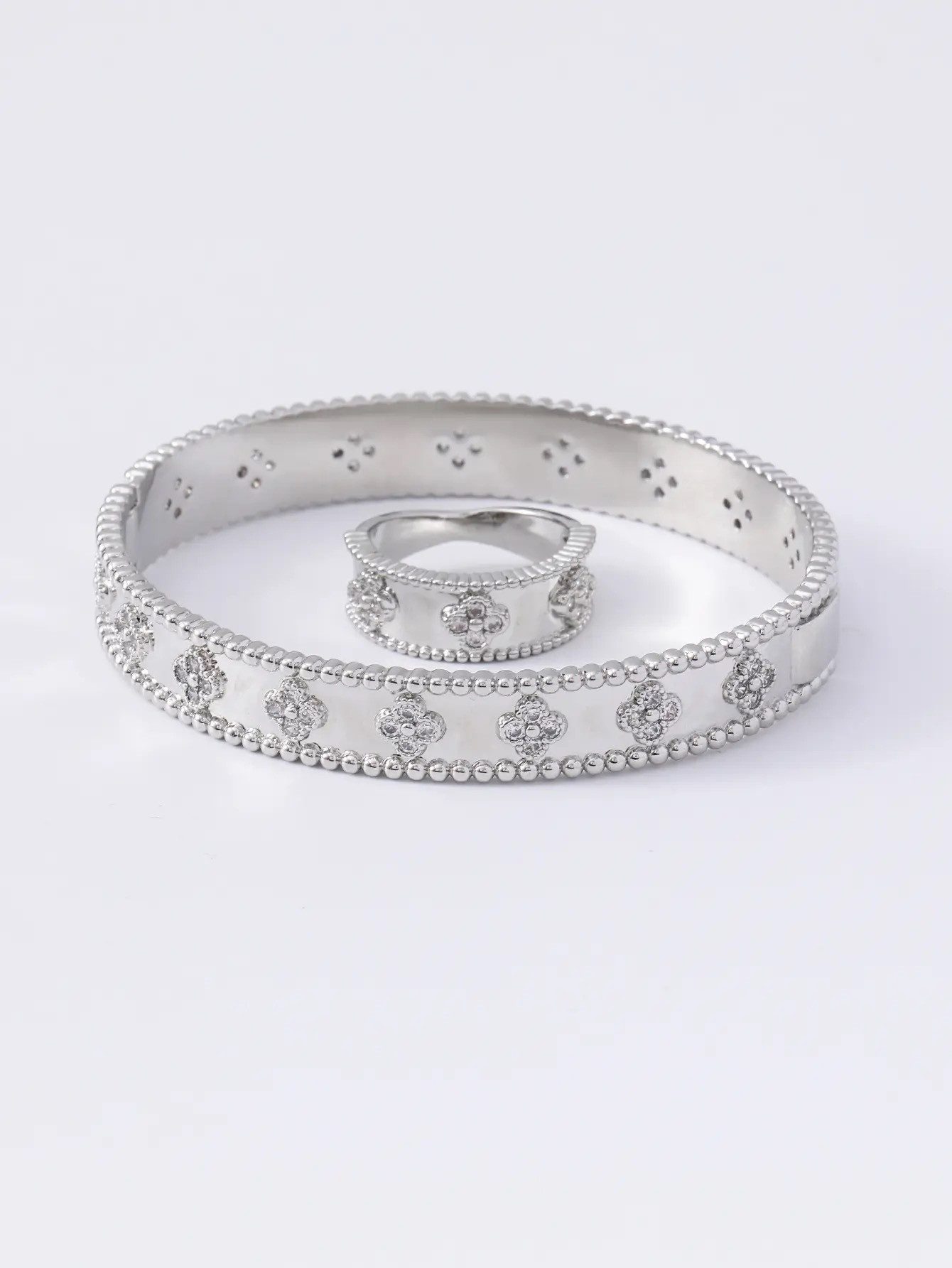 ROUGEMONT Armreif Glücksbringer Damen Armreif Kleeblatt Design Edelstahl 18 günstig online kaufen