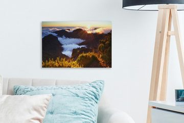 OneMillionCanvasses® Leinwandbild Die Gipfel des Pico Ruivo ragen auf Madeira aus den Wolken, (1 St), Wandbild Leinwandbilder, Aufhängefertig, Wanddeko, 30x20 cm