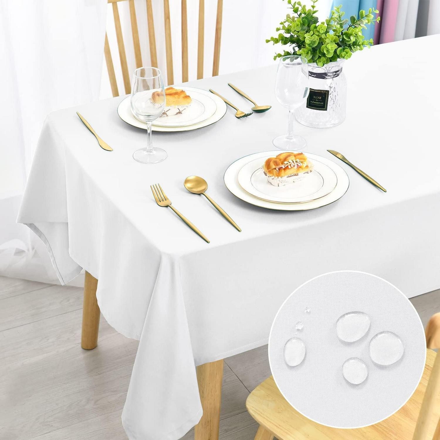 LuxusKollektion Tischdecke Tischdecke Weihnachten 135x180cm Weiß Fleckschutz (1-tlg)