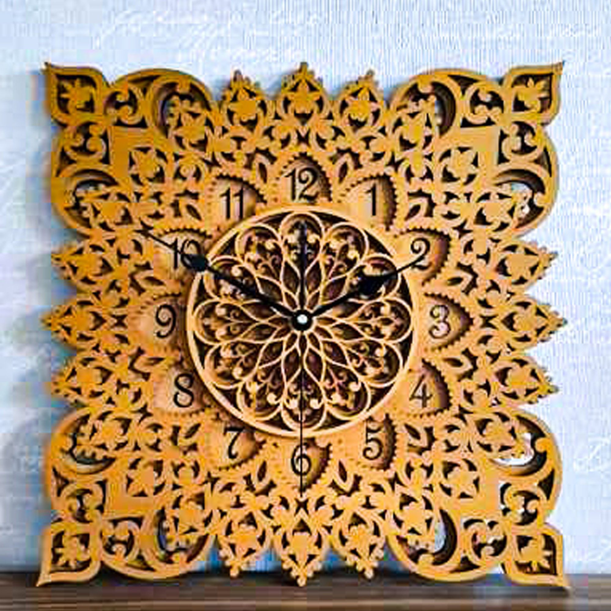 ORNAMENTI Wanduhr Grosse, vintage Wanduhr, Quadrat, Ornament, holz, hingucker Wanduhr (quadratisch, ohne Ticken, Wanddeko, 3 Größen 40, 50, 60 cm)