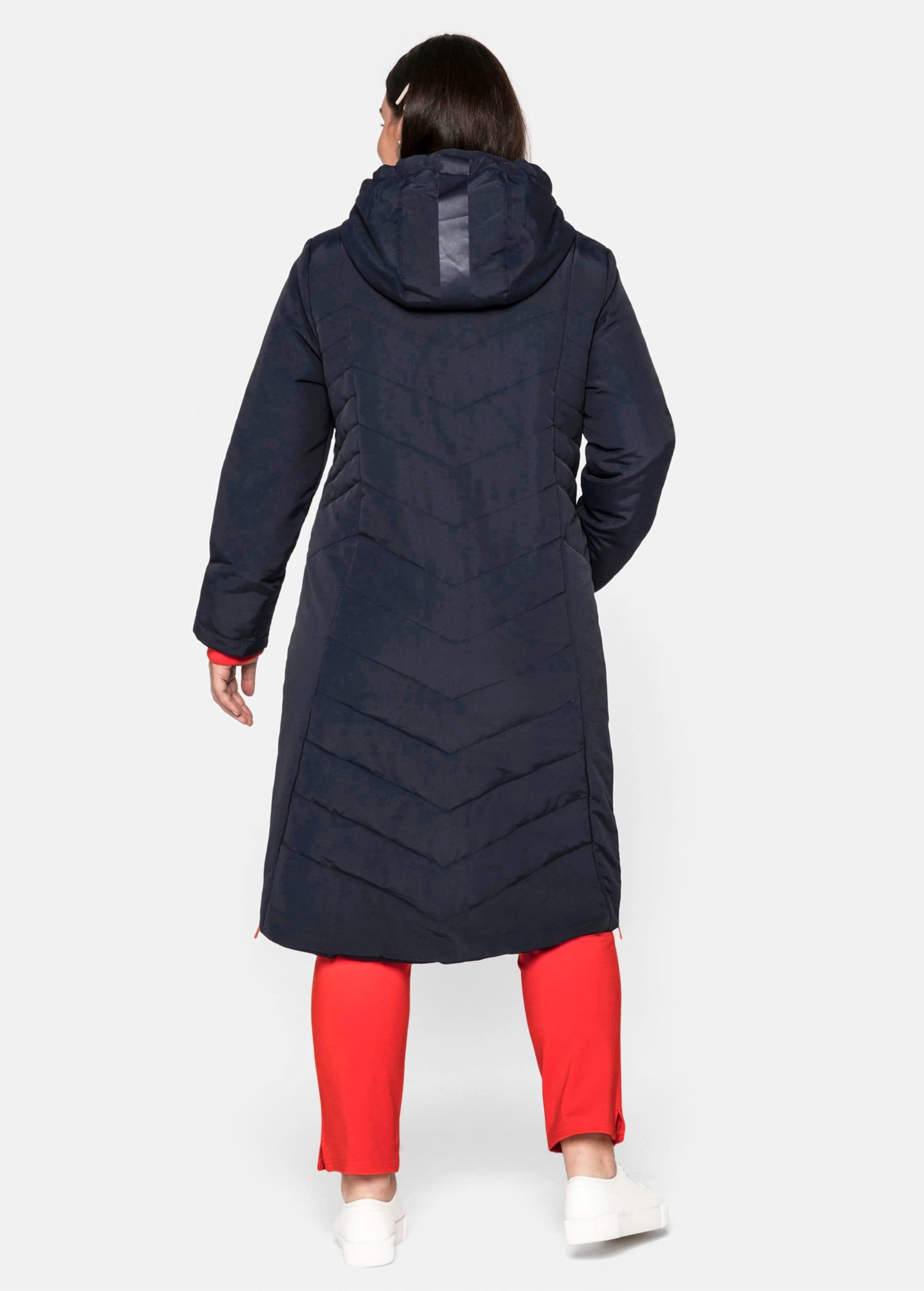 Sheego Langmantel Steppmantel mit abzippbarer Kapuze und Kontrastdetails günstig online kaufen