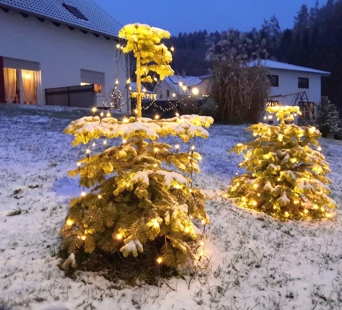 Weihnachtsbaum Bakker Warmweiß 1,30m Bäume von Deco Kegel für Lichternetz geeignet LED LED-Lichternetz Coen 80 für Netz - BV LEDs Höhe einer 0,90m Baum, Trapez mit