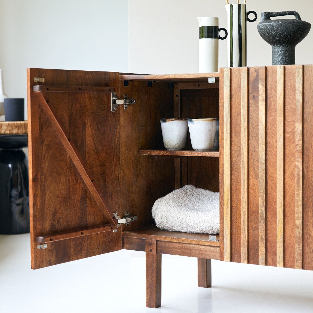 Tikamoon Sideboard Sideboard Milo aus Mangoholz
