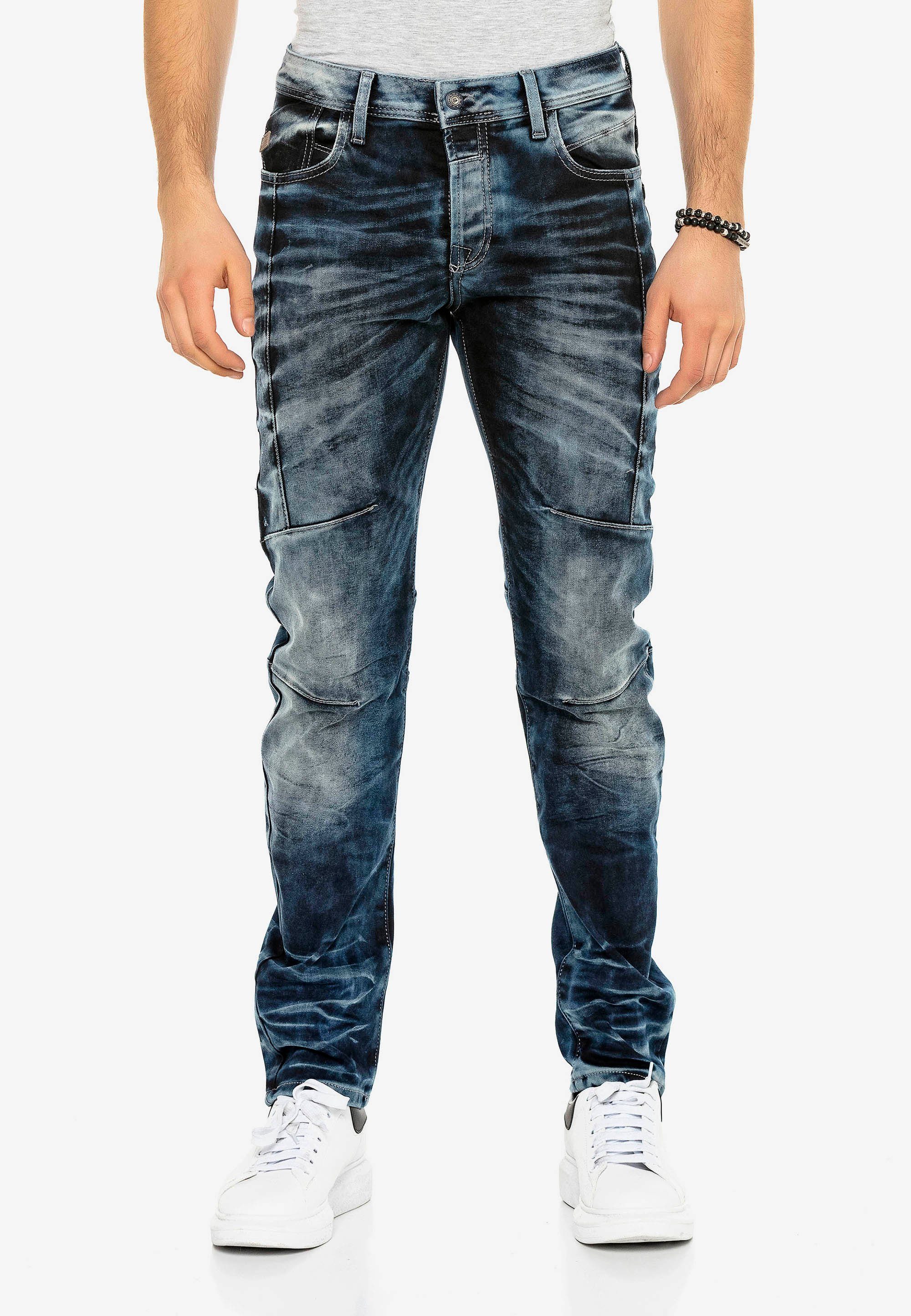 Cipo & Baxx Bequeme Jeans CD286 mit cooler Waschung und Ziernähten