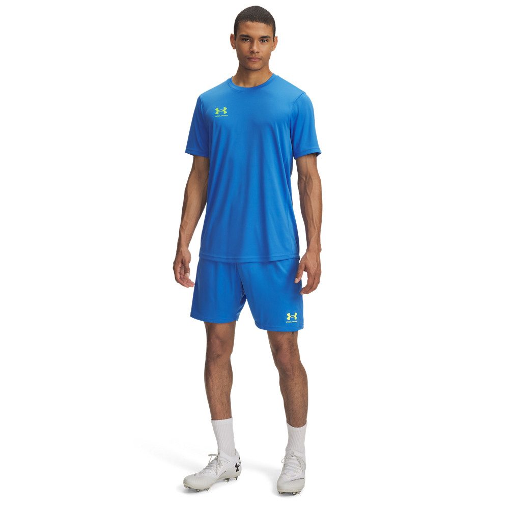 Under Armour® Shorts UA M CHALLENGER TRAIN SHORT sportlicher Stil, als Shorts geschnitten, aus Polyester