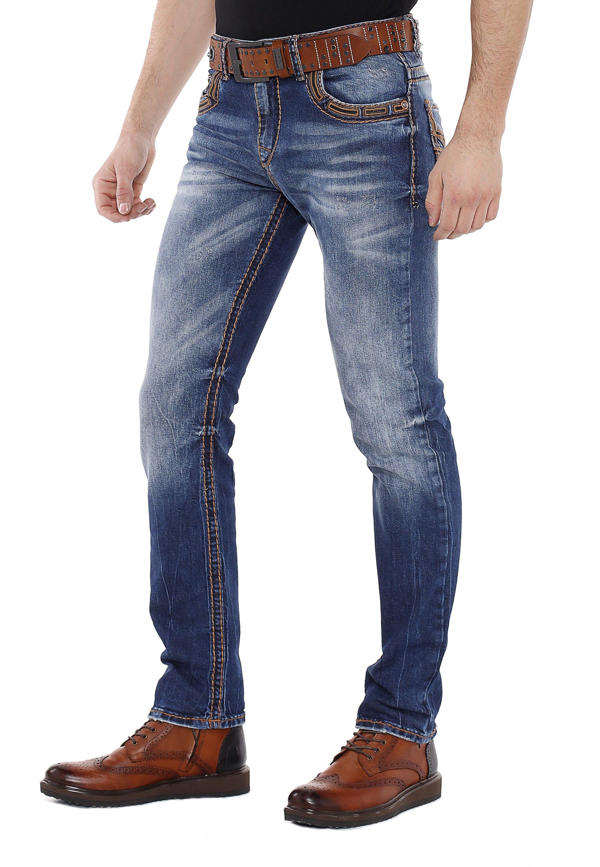 Straight bestickten Fit Cipo mit Slim-fit-Jeans Rückentaschen & Baxx in