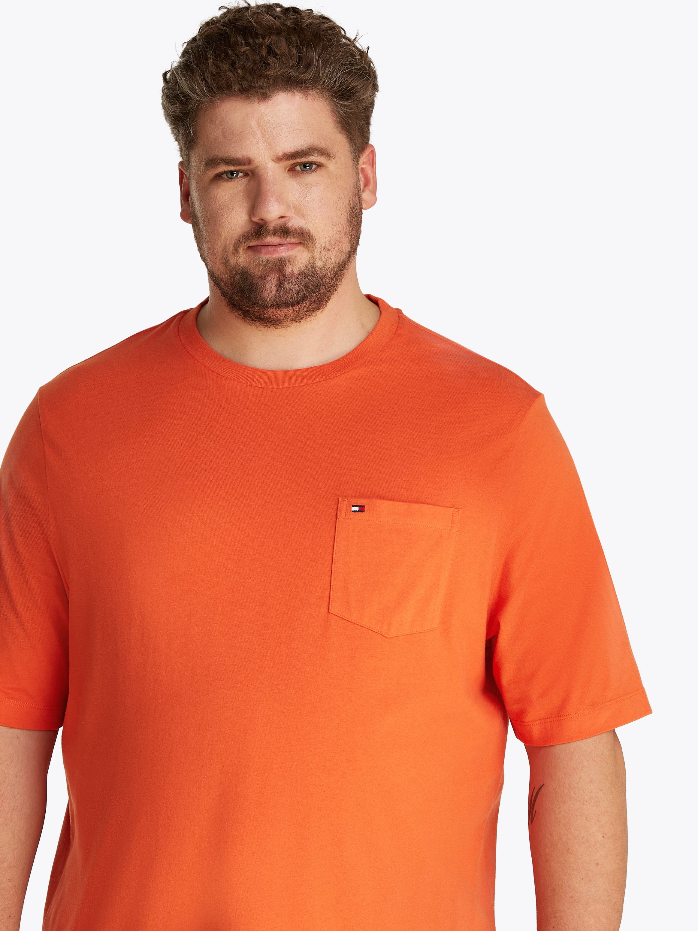 Tommy Hilfiger Big & Tall Rundhalsshirt BT-ESSENTIAL SOLID POCKET TEE-B in günstig online kaufen