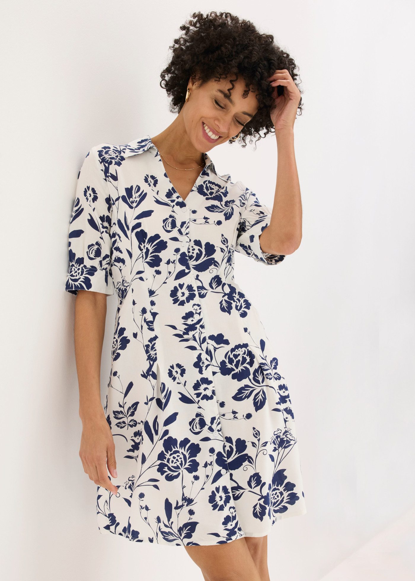 bonprix Blusenkleid aus Viskose, mit Knopfleiste, ausgestellte Passform, mit 3/4-Ärmeln