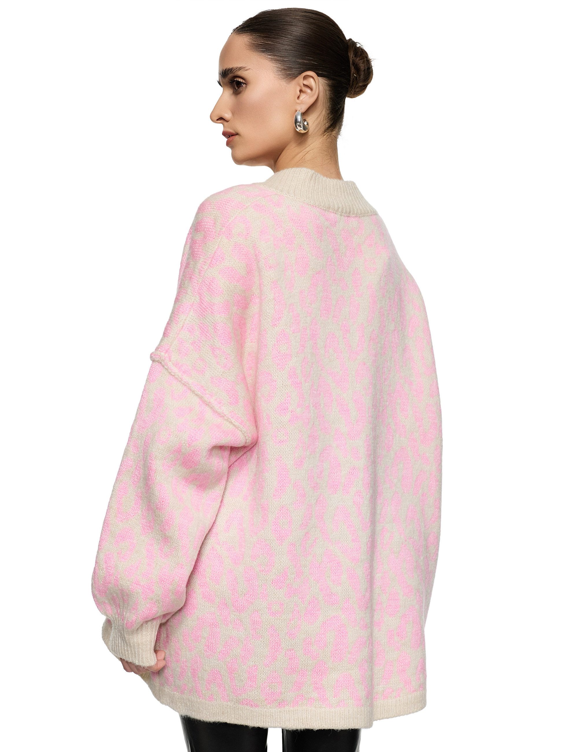 Worldclassca Cardigan WORLDCLASSCA Damen Cardigan Oversize Strickjacke Knöpfen Leopard Look Neue Kollektion - Stilvolle und gemütliche Strickmode für Damen – Bild 5 von 5