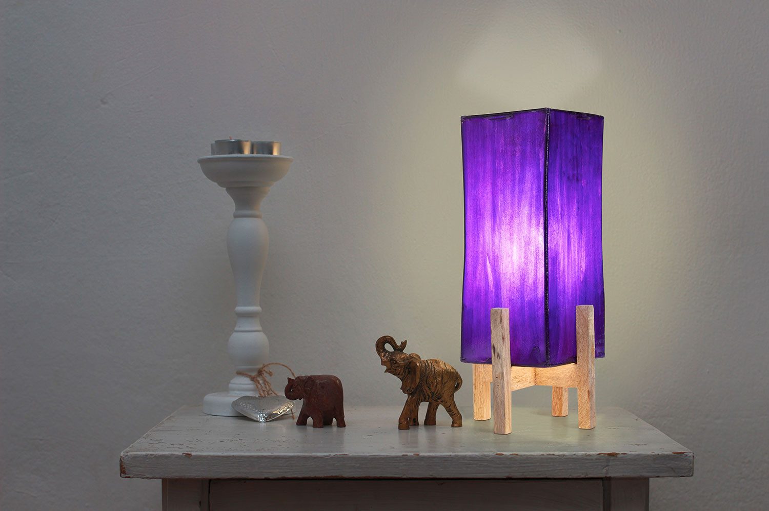 Marrakesch Orient & Mediterran Interior Nachttischlampe Orientalische Lederlampe Janka modern aus Leder in Lila/Braun 39 cm, Handarbeit