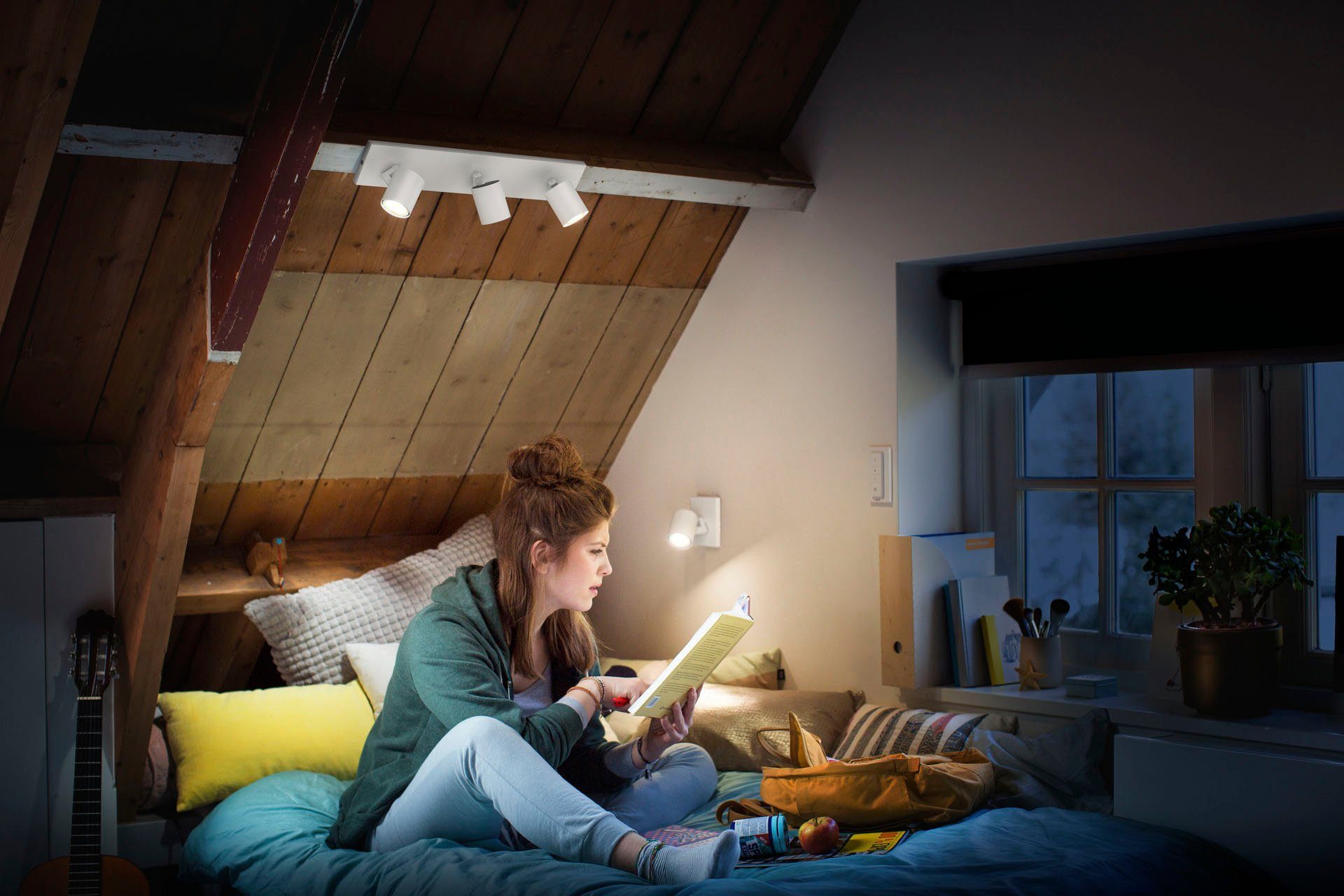 Philips Hue wechselbar, Runner, Warmweiß LED Leuchtmittel Dimmfunktion, Flutlichtstrahler