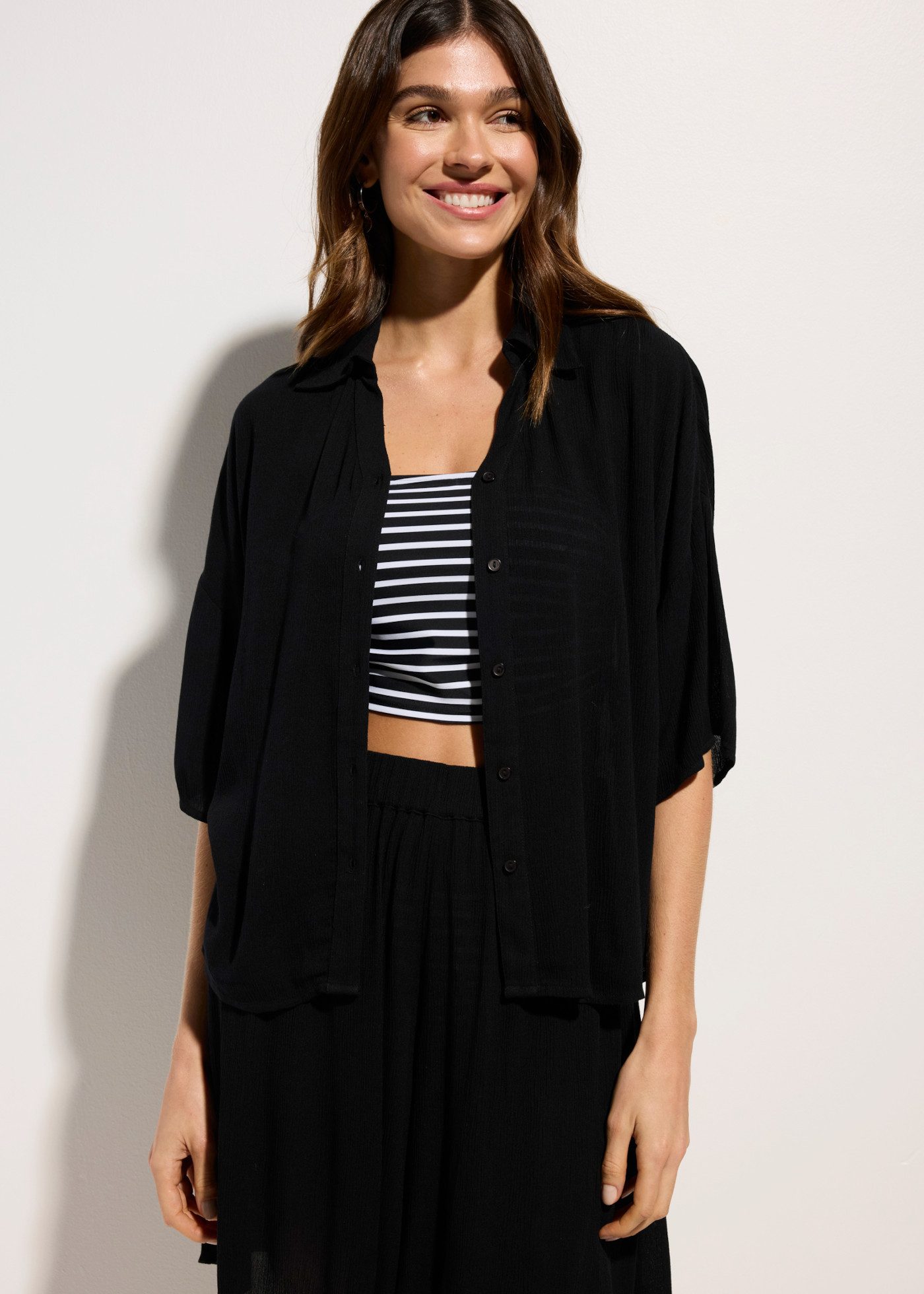 bonprix Kurzarmbluse luftige Kurzarmbluse, Oversize-Passform, mit Hemdblusenkragen