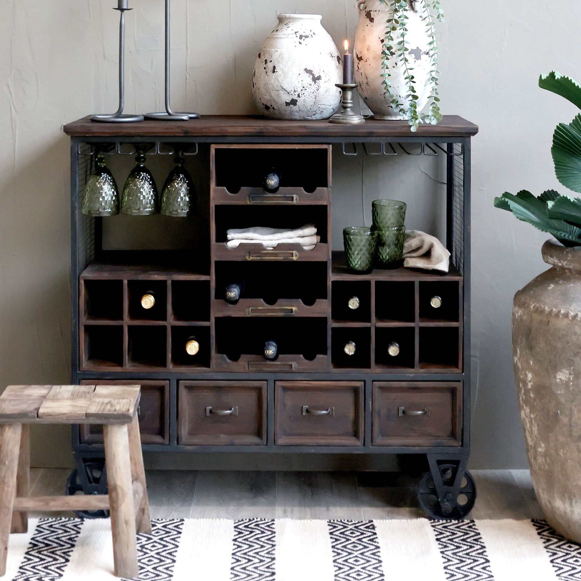 Chic Antique Servierwagen Vintage Hausbar Barwagen Barschrank Old Barn Industrial auf Rädern