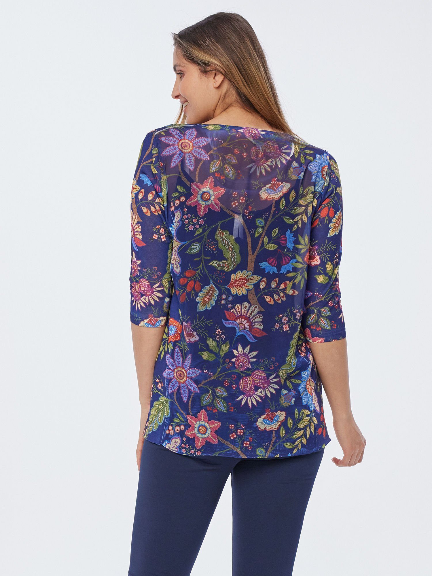 Body Needs Schlupfbluse Layershirt figurumspielend (Packung, mit Top) mit Farm-Flowers-motiv