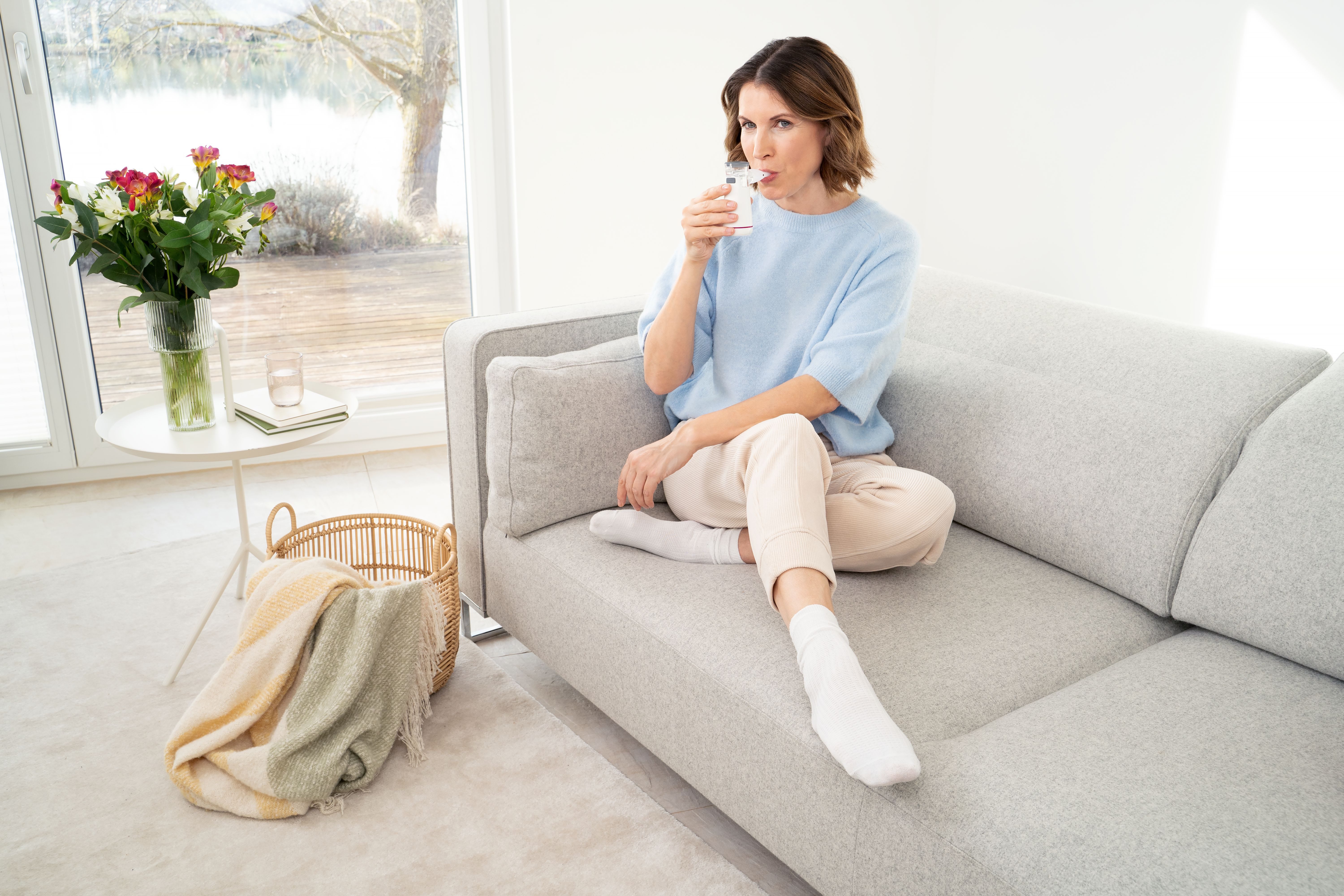 BEURER Inhalationsgerät IH 47, akkubetriebener, kompakter Inhalator, für zuhause und unterwegs, Hygienische Anwendung dank integrierter Selbstreinigungsfunktion