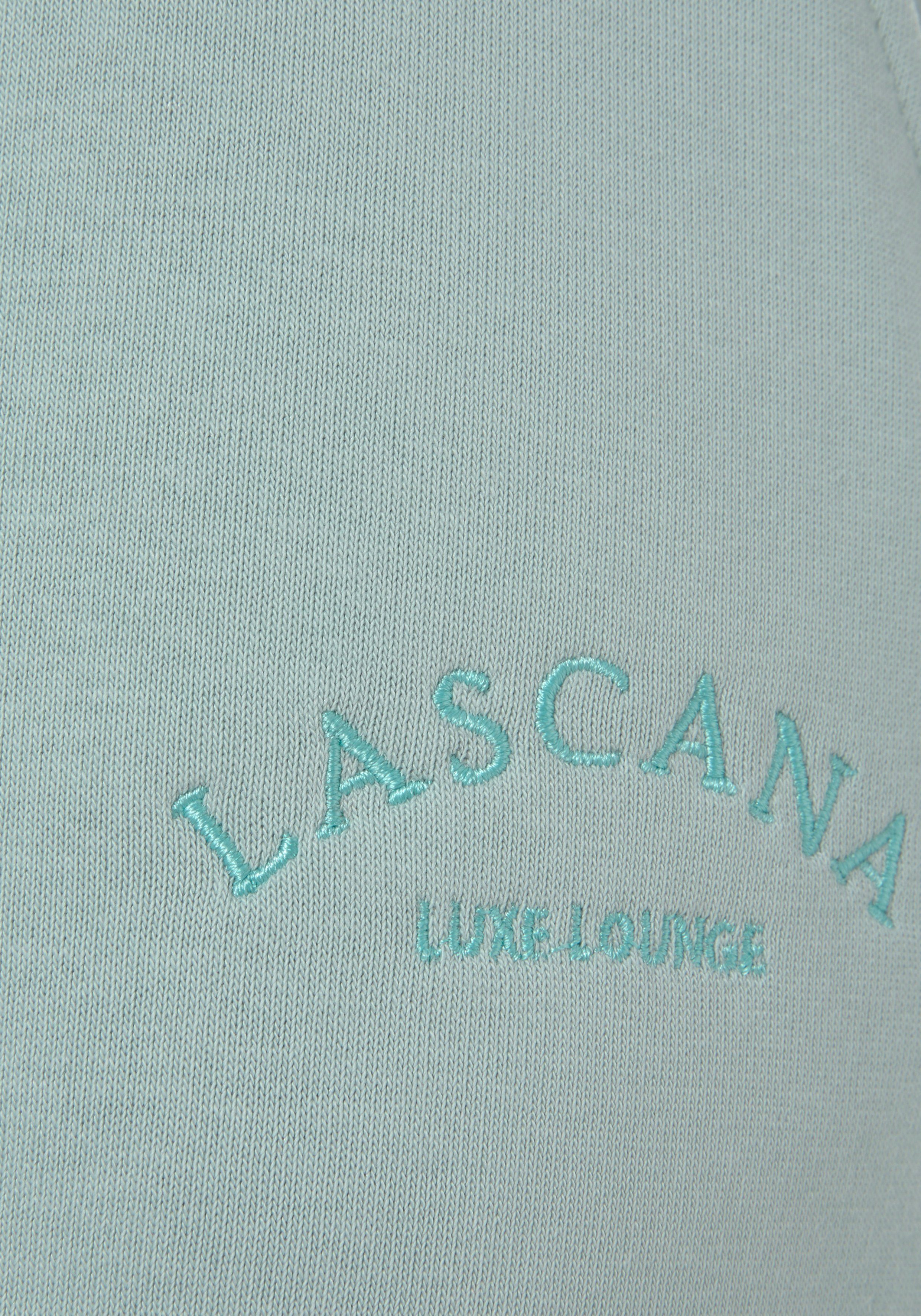 LASCANA und Hose -Kurze mint Logostickerei, seitlichen -Sweatshorts Loungeanzug Loungewear, mit Taschen Relaxshorts