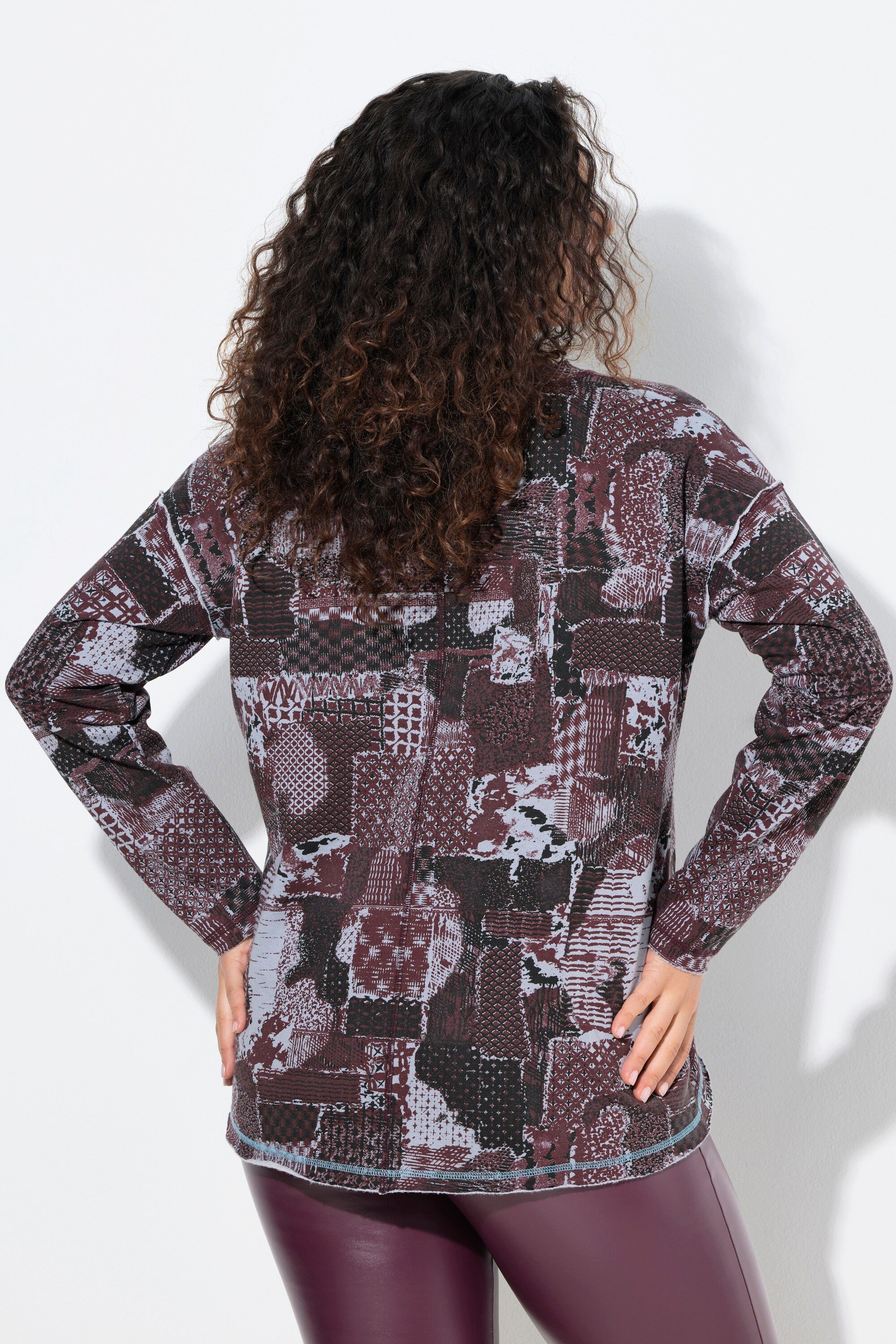Ulla Popken Sweatshirt Sweatshirt Patchdruck V-Ausschnitt Langarm