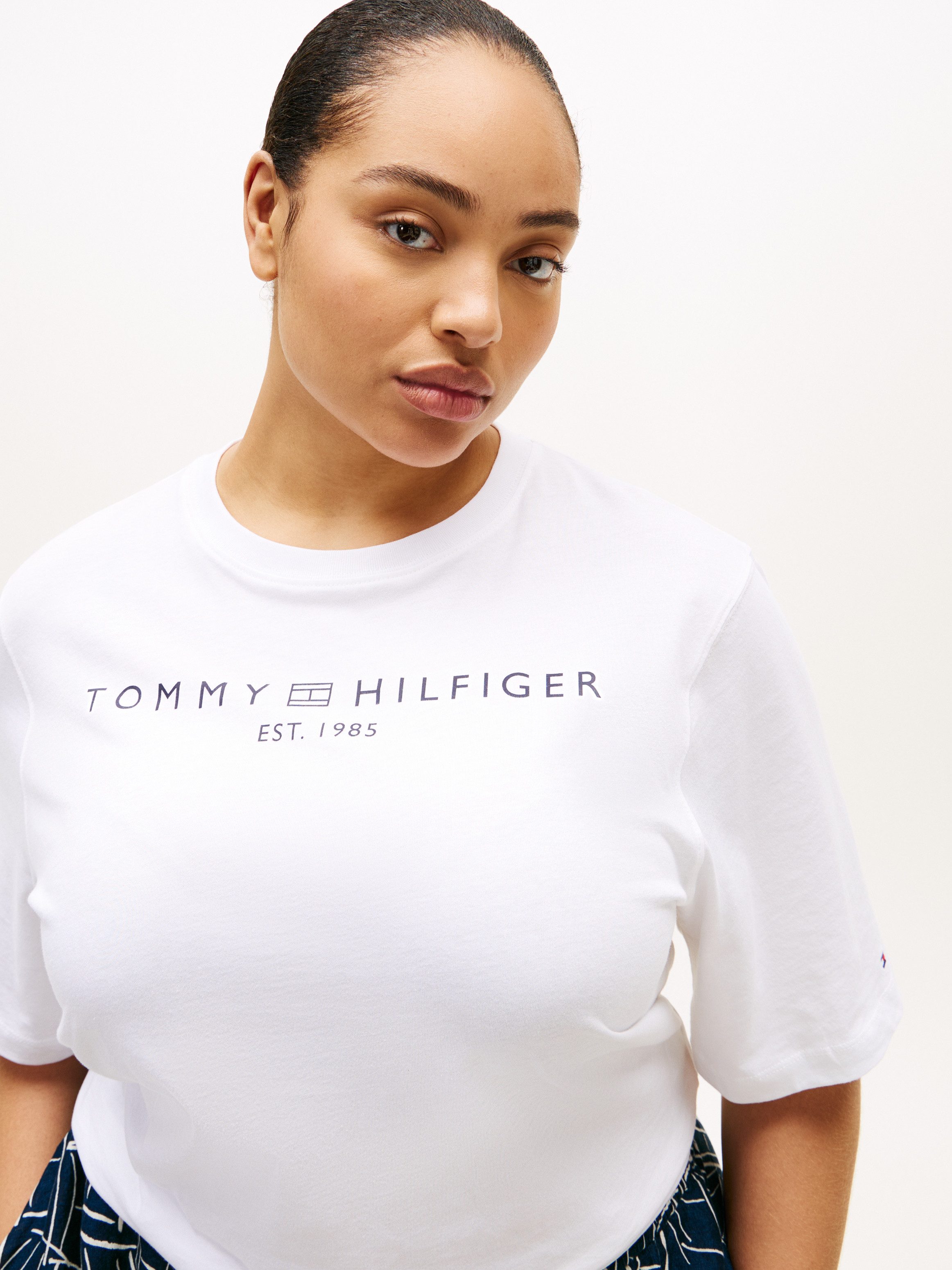 Tommy Hilfiger Curve T-Shirt CRV CORP LOGO TRAPEZE C-NK TEE in großen Größe günstig online kaufen