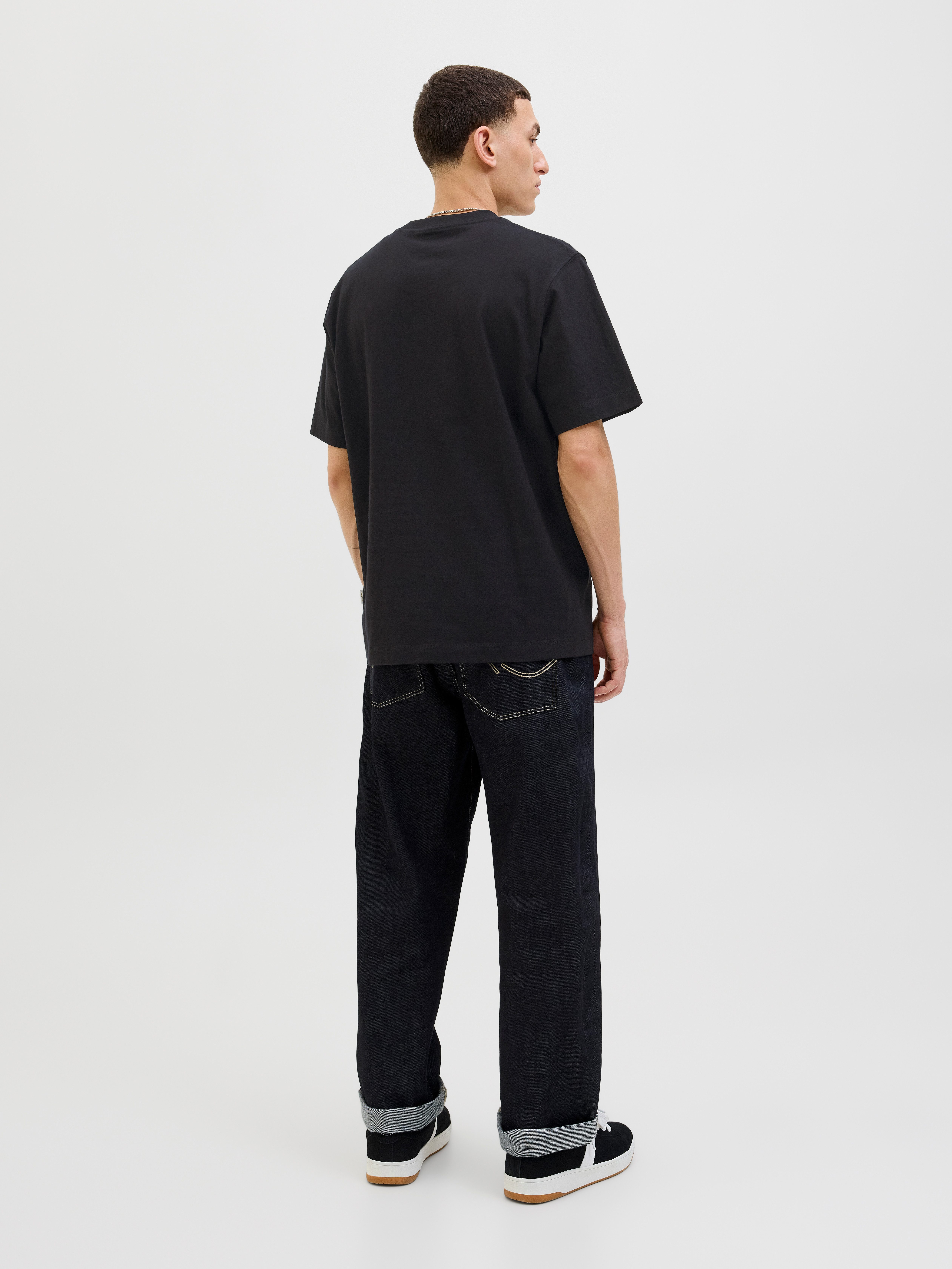 Jack & Jones Rundhalsshirt JORNORREBRO EMB TEE SS CREW NECK NOOS Baumwolle, locker geschnitten