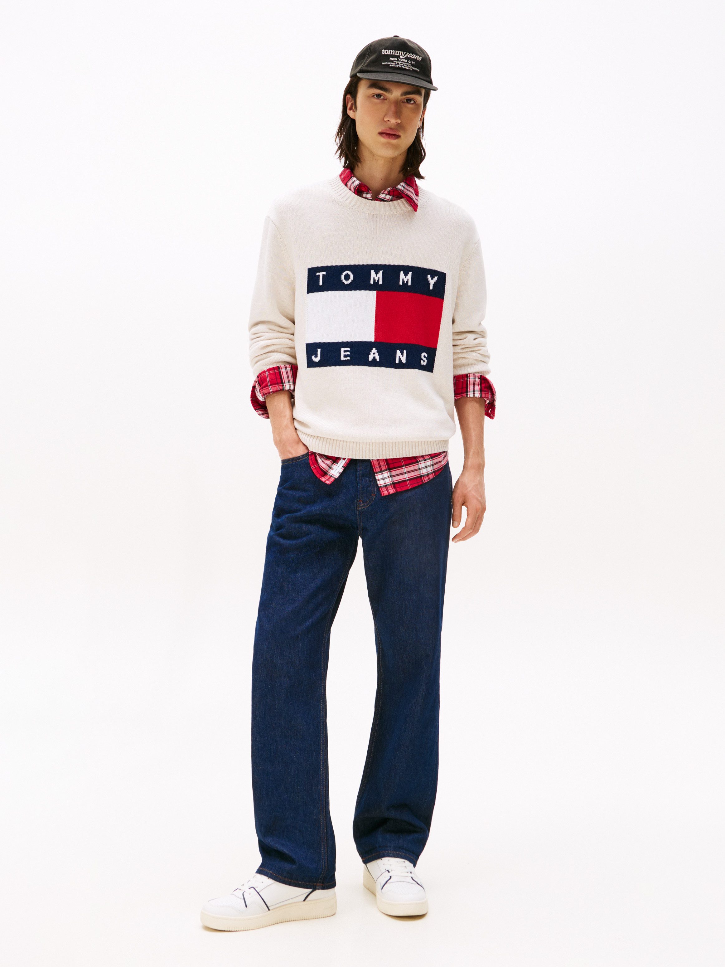 Tommy Jeans Strickpullover TJM MELANGE FLAG SWEATER Regular Fit, Rundhals Retro Flag Classic