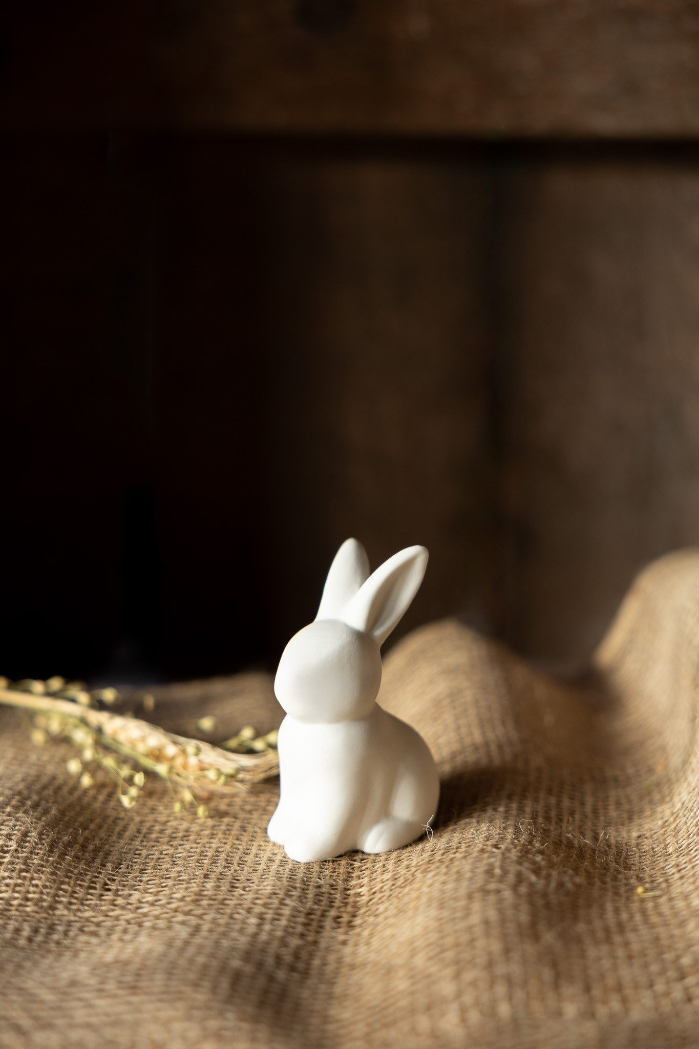 Storefactory Osterhase Oskar – Moderne Hasen-Figur, Keramik-Deko für Frühling & Ostern