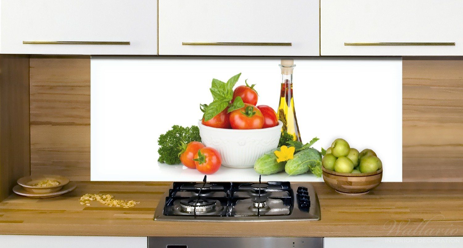 Wallario Küchenrückwand Frische Salatzutaten mit Tomaten, - Gurke, Petersilie, Kräuter-Öl (1-tlg)
