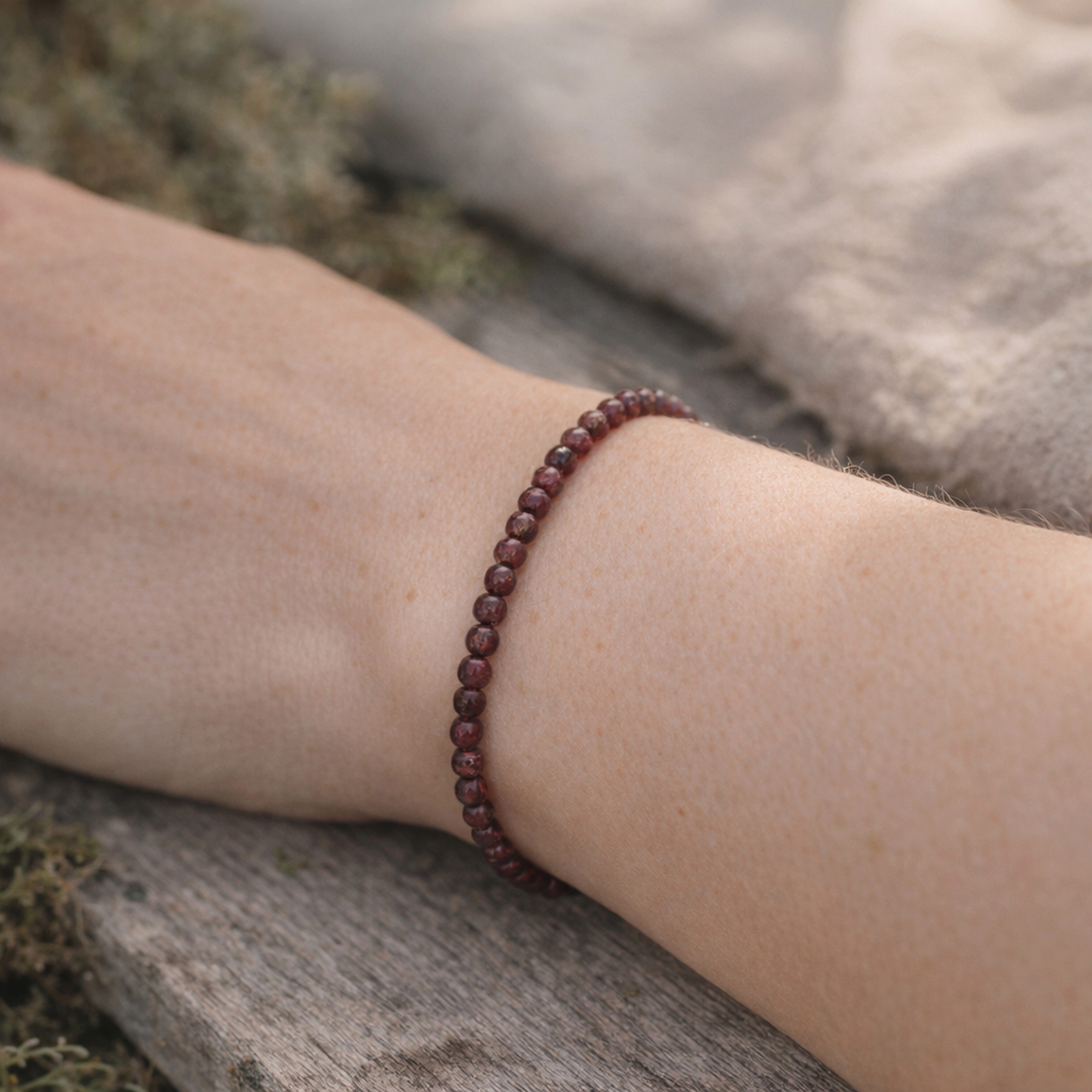 Lebensquelle Plus Armband Granat Mini-Kugelarmband – Bild 2 von 5