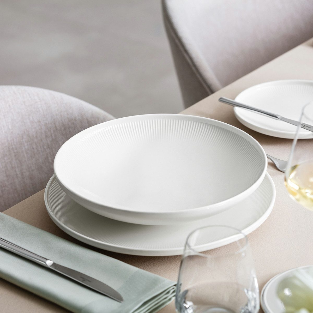 Villeroy & Boch Schale Afina Schale weiß 25cm, Premium Porcelain, (Schüsseln & Schalen) – Bild 4 von 5