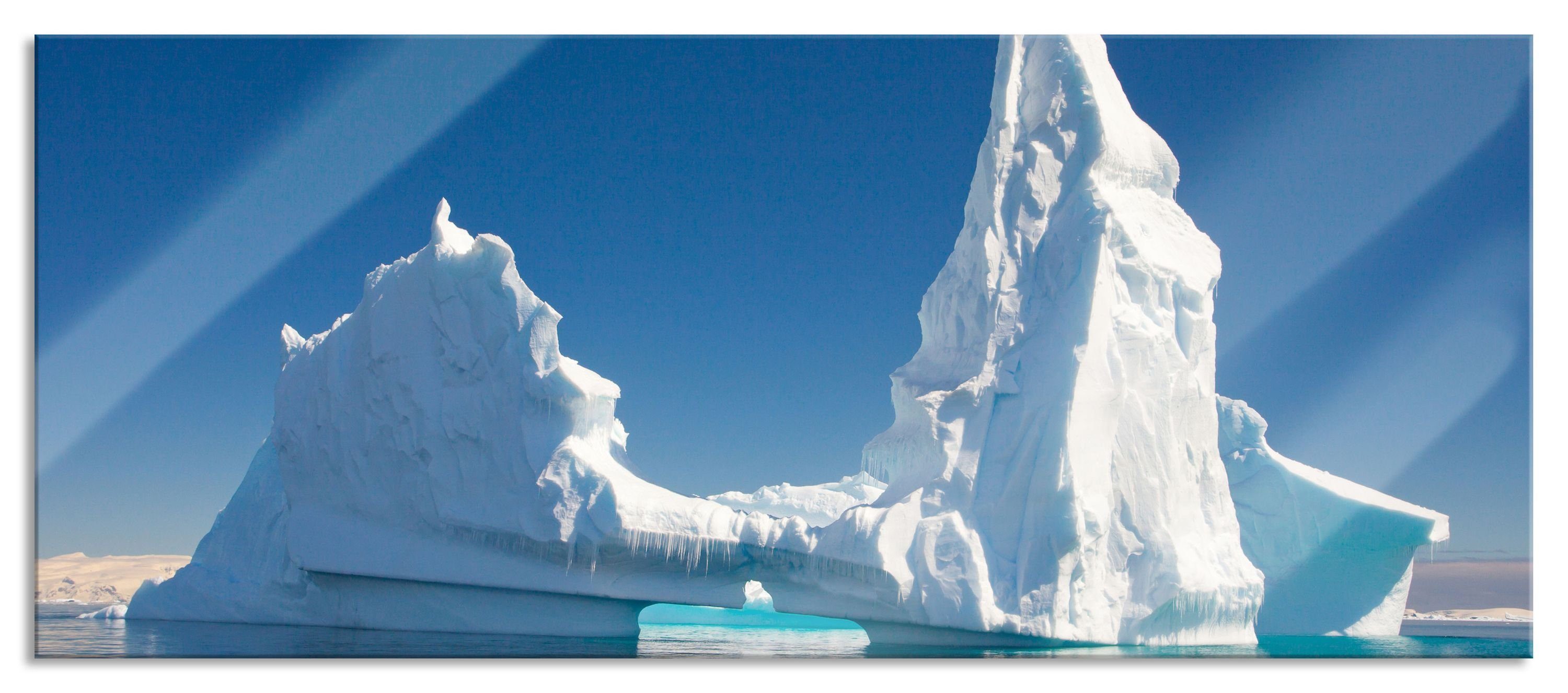 Pixxprint Glasbild Riesiger kunstvoller Eisberg, Riesiger kunstvoller Eisberg (1 St), Glasbild aus Echtglas, inkl. Aufhängungen und Abstandshalter