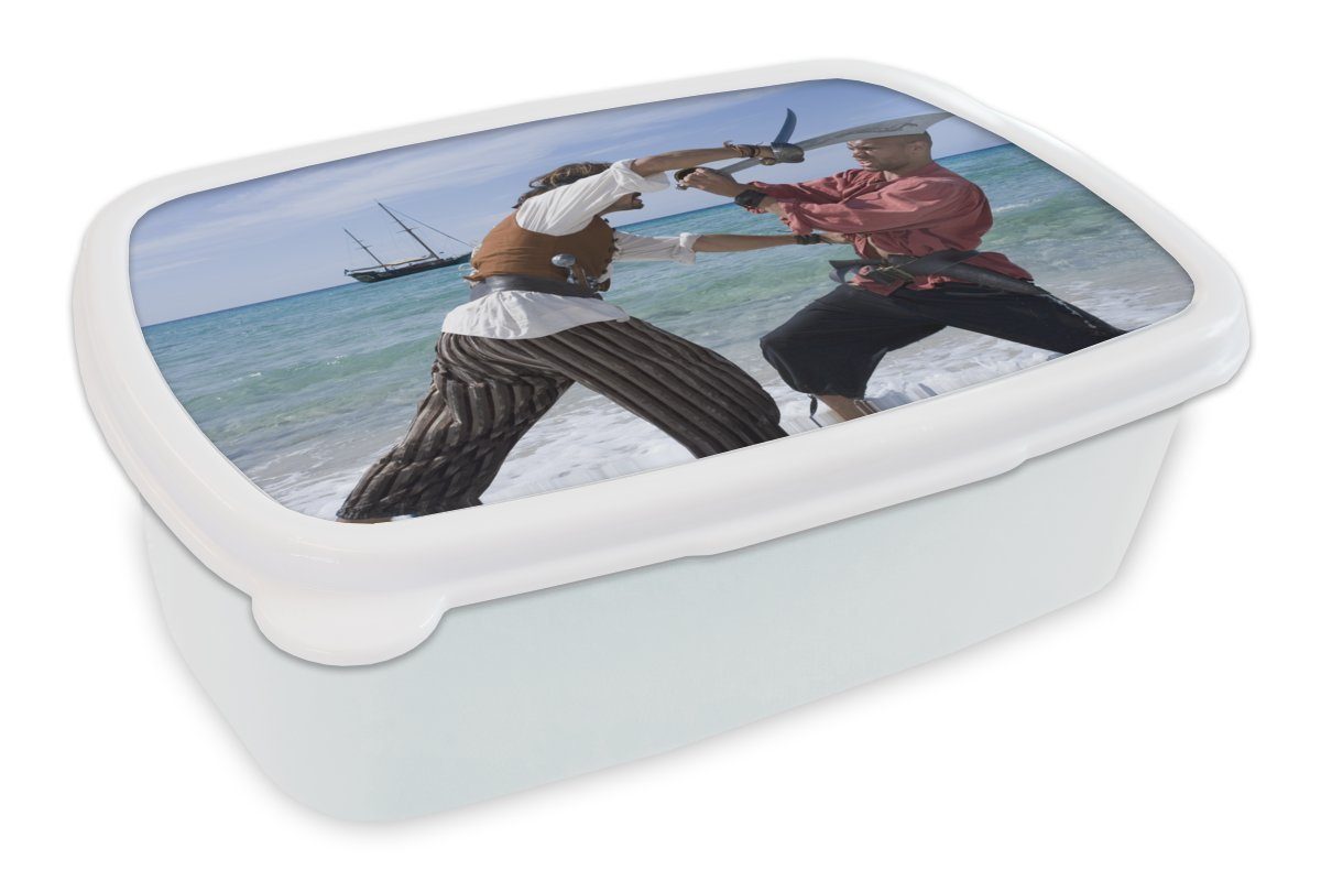 MuchoWow Lunchbox Piraten im Schwertkampf, Kunststoff, (2-tlg), Brotbox für Kinder und Erwachsene, Brotdose, für Jungs und Mädchen weiß | Lunchboxen