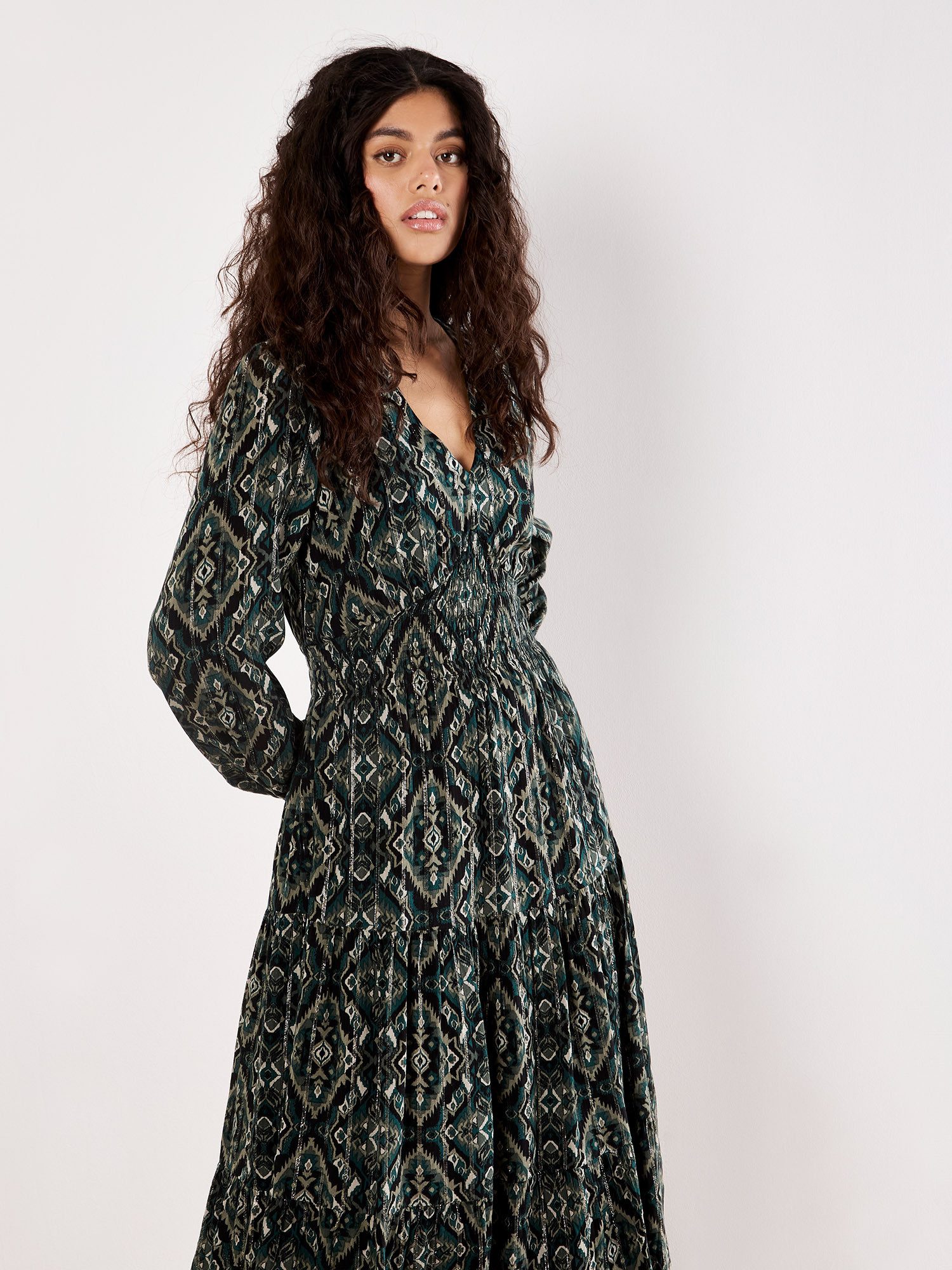 Apricot Druckkleid Midikleid mit Ikatmuster günstig online kaufen