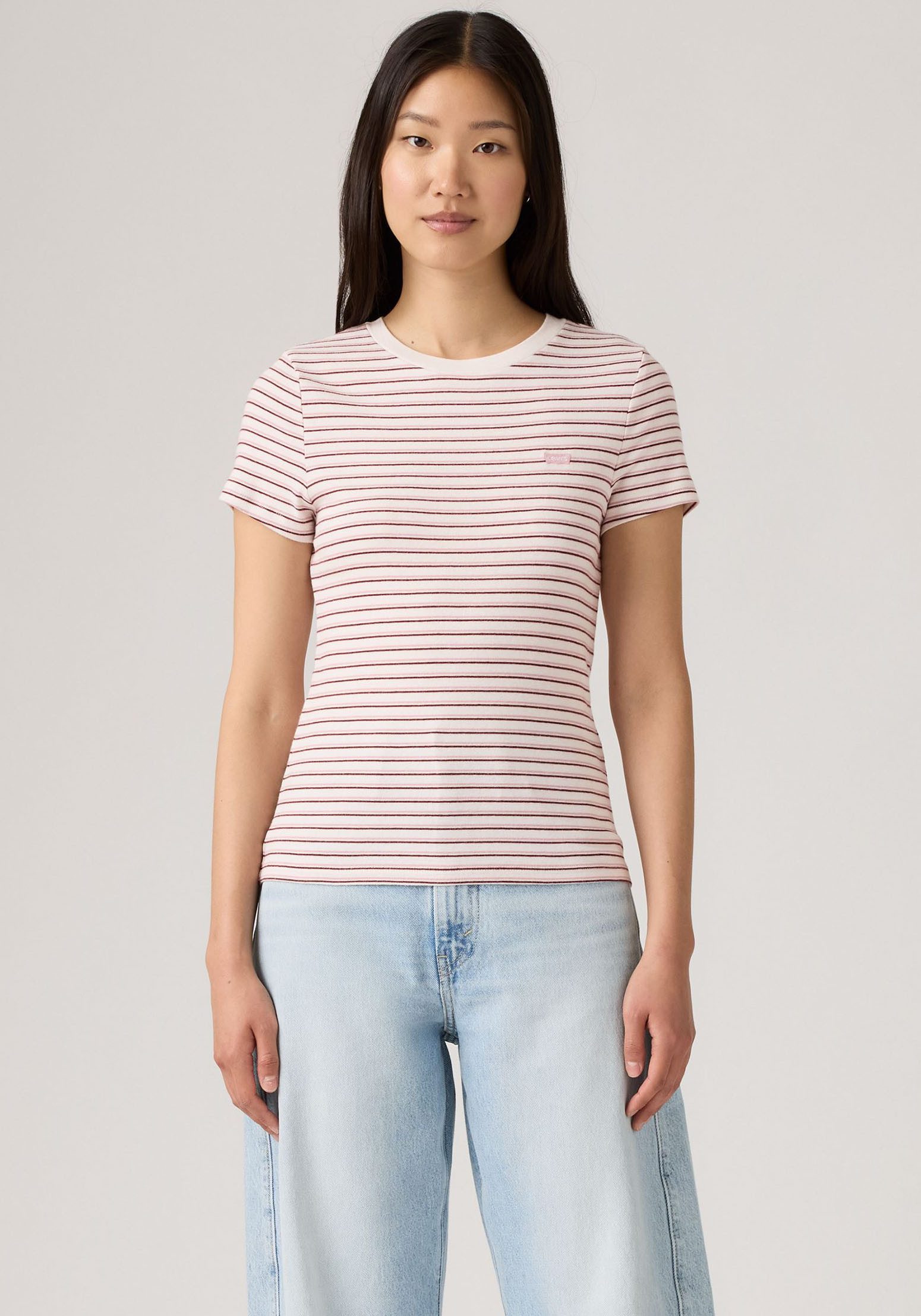 Levi's® T-Shirt ESSENTIAL HM SS TEE Taillierter Schnitt günstig online kaufen