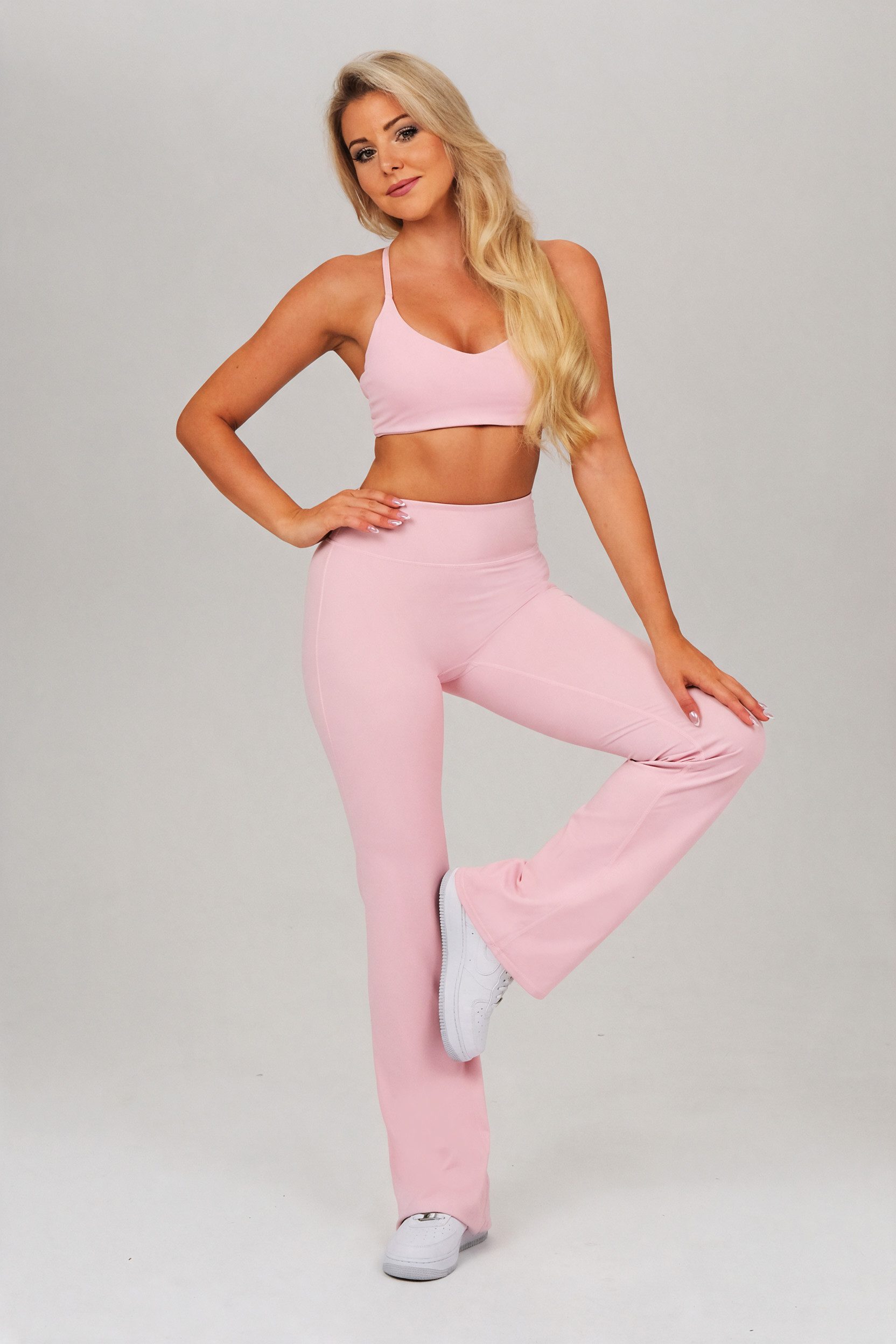 FemmeTone Leggings Sportbekleidung Damen Set mit Bustier & Flared Leggings (Set, 2-tlg., mit Sport-BH) Yoga-Set mit Crop Top und High-Waist Schlaghose