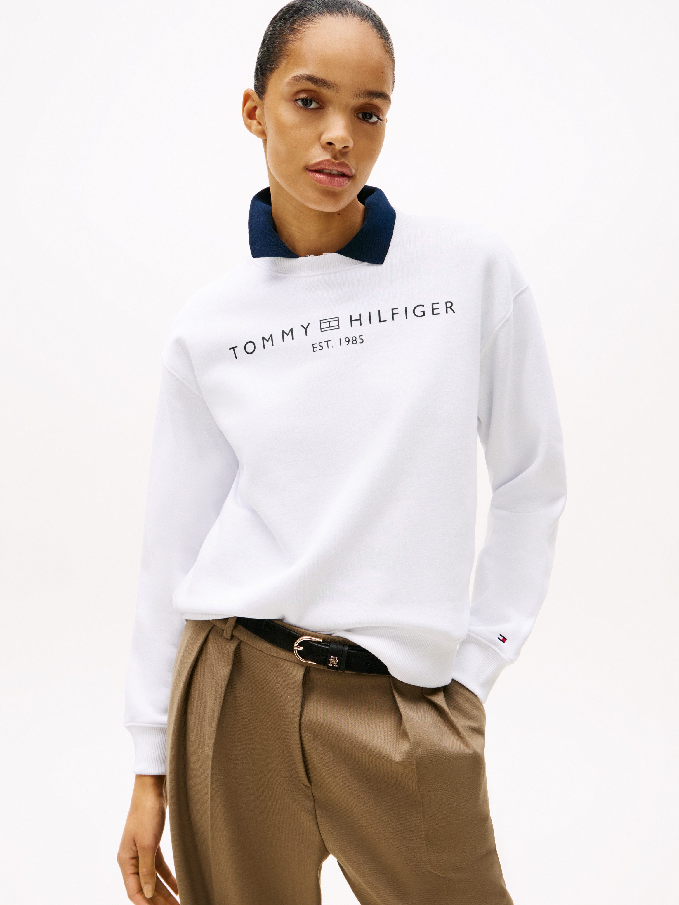 Tommy Hilfiger Sweatshirt MDRN REG CORP LOGO C-NK SWTSHRT mit Logoschriftzug