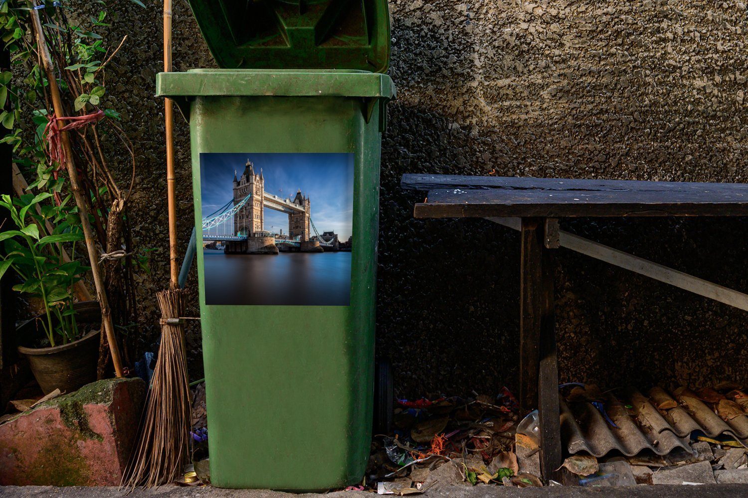 Mülleimer-aufkleber, Wandsticker Bridge Mülltonne, Container, St), Sticker, (1 - Abfalbehälter Themse - Tower London MuchoWow