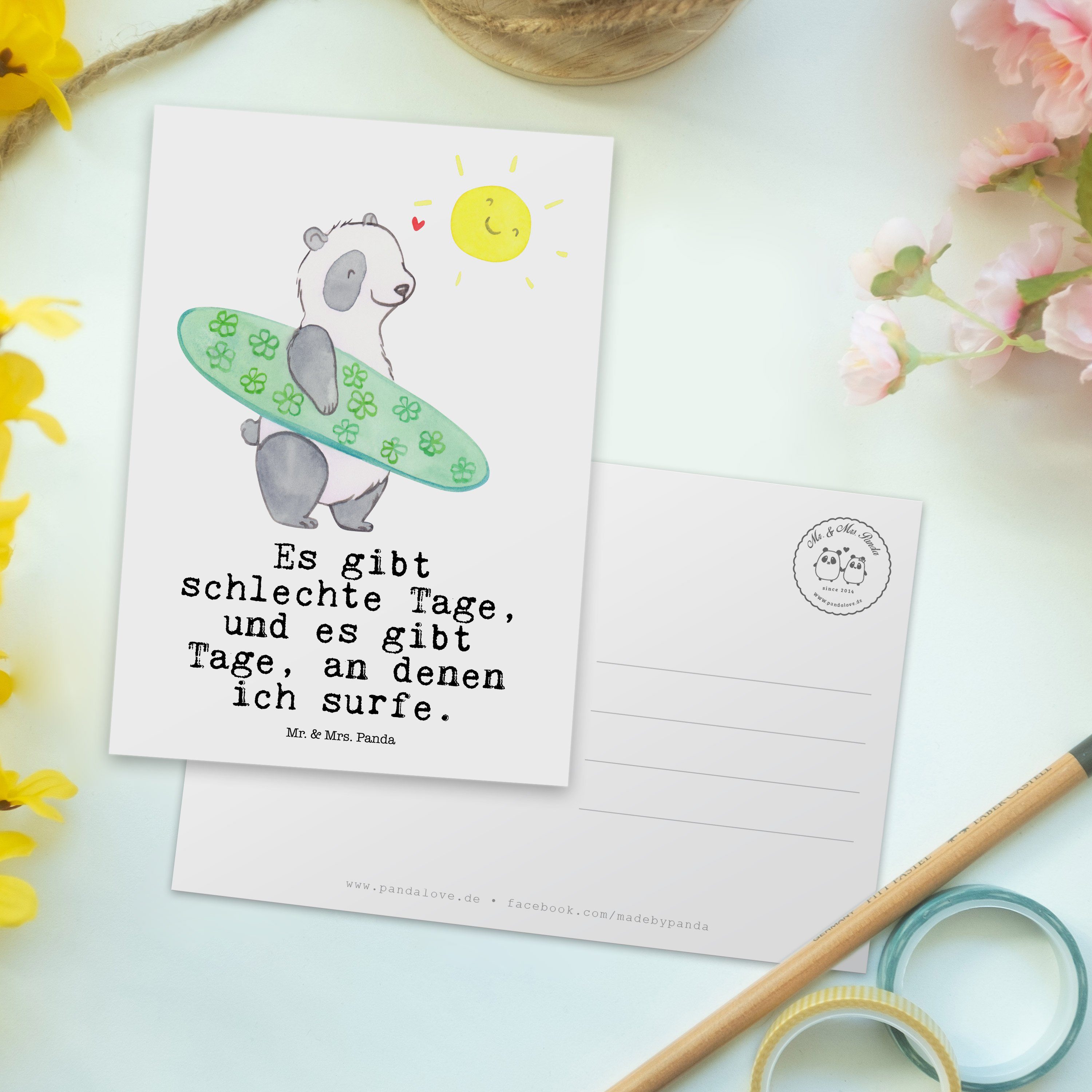 Mr. & Grußkarte, Tage Panda Postkarte Panda Geschenk, Hobby, Spo Mrs. - Einladung, - Weiß Surfen