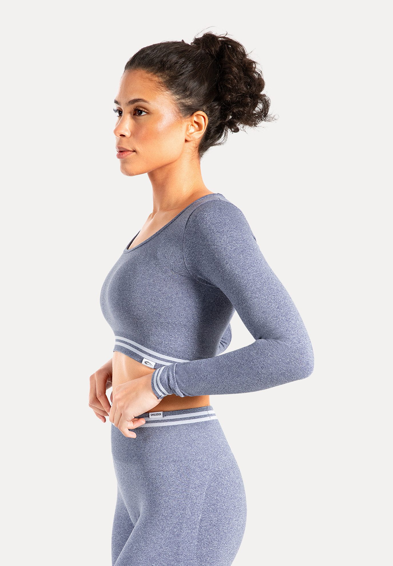 Smilodox Longsleeve Miriel, Oberteil figurbetonendes Crop Shirt Gym & Alltag Figurformend Elastisch Sicherer Halt mit Streifen an Bund und Ärmel