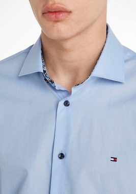 Tommy Hilfiger TAILORED Langarmhemd CL SOLID POPLIN SF SHIRT mit floralem Muster in der Krageninnenseite