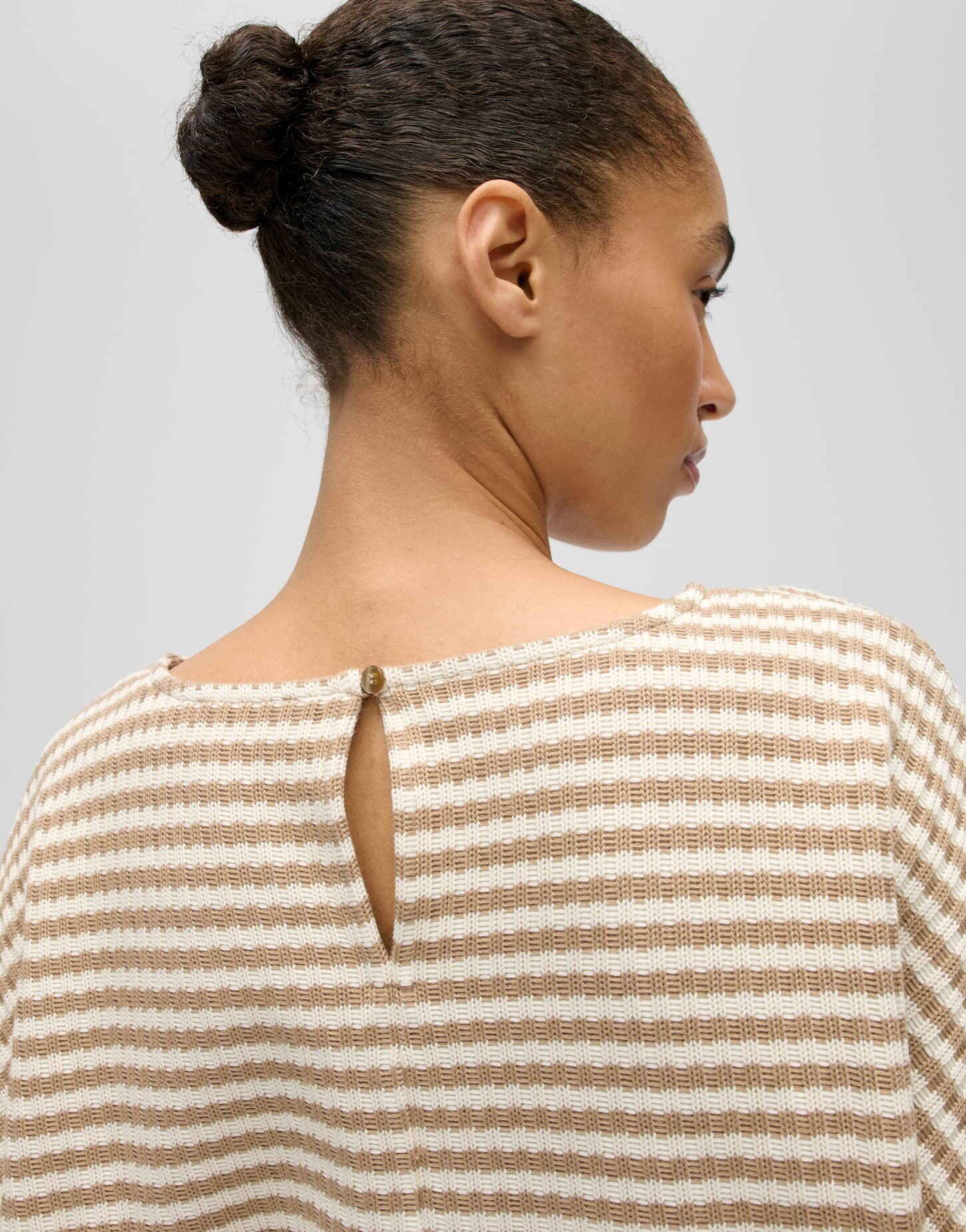 OPUS Sweatshirt GRESH in Strickoptik Lockere Passform, schmal zulaufender Schnitt, überschnittene Schulter – Bild 5 von 5