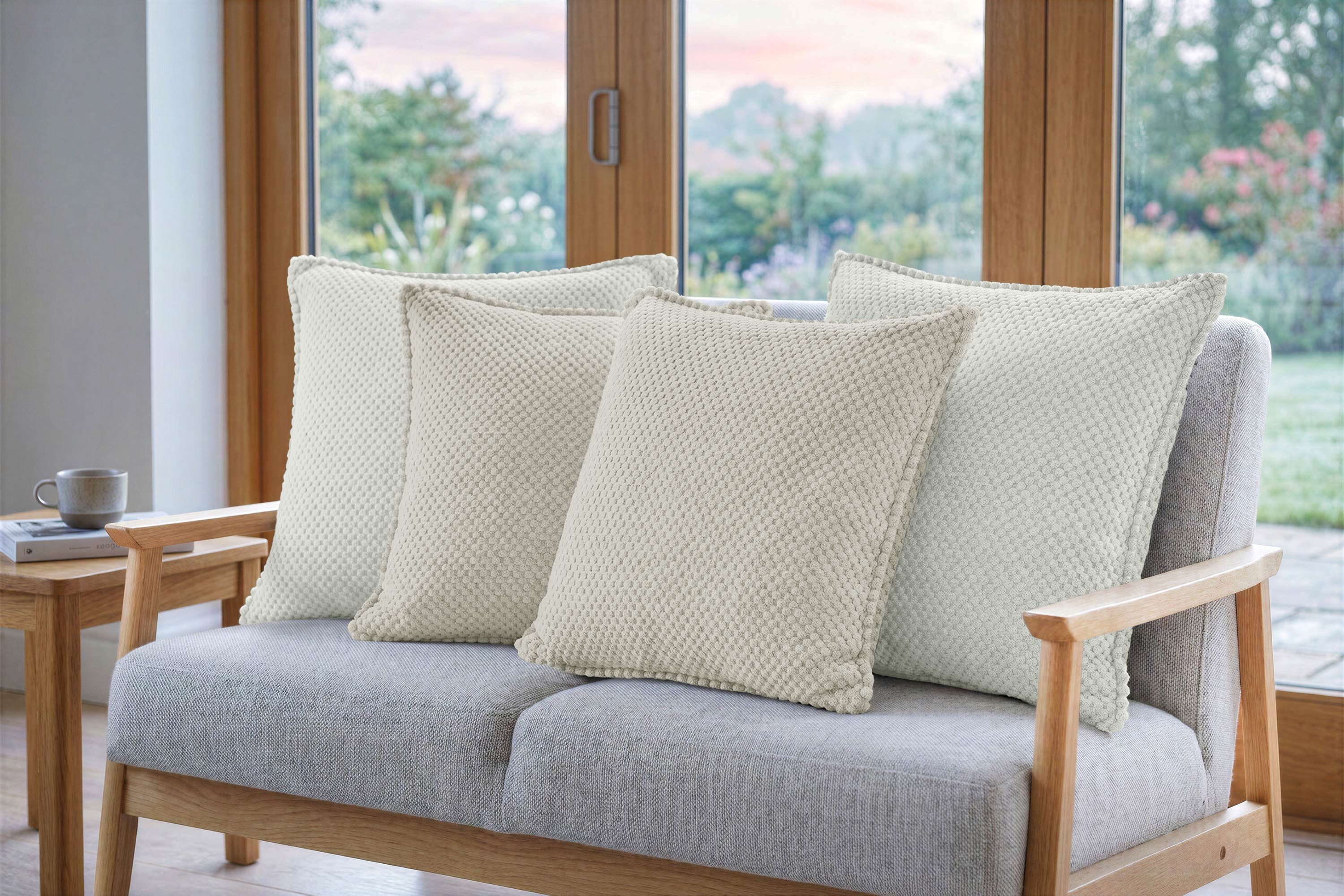 Amilian Dekokissen 4er Set Dekokissen mit Füllung, für Sofa Sessel und Bett geeignet pflegeleicht und waschbar